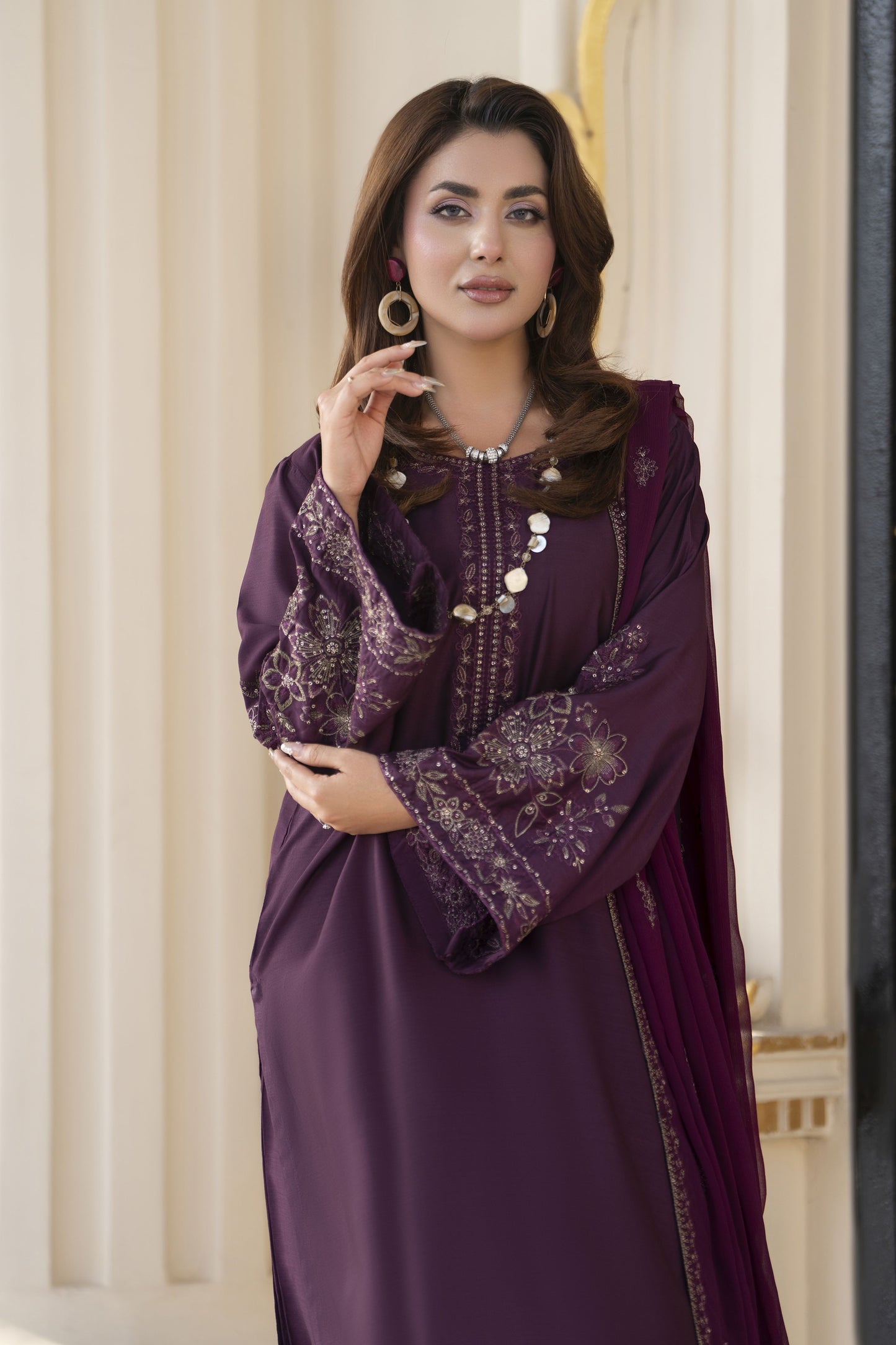 Aabpara Afsana 3pc Embroidered Viscose Winter Ready-to-Wear Suit – AAF9