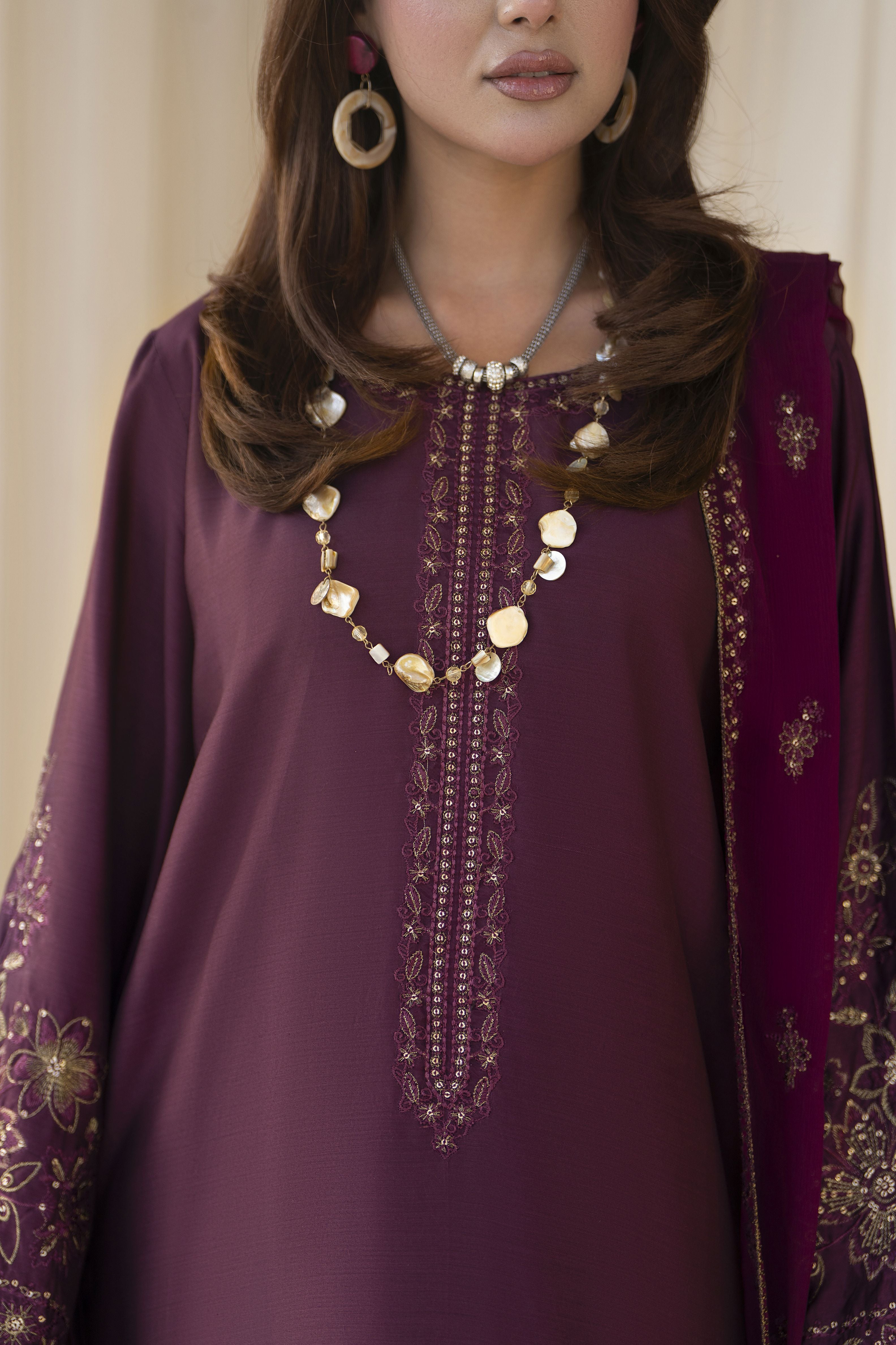 Aabpara Afsana 3pc Embroidered Viscose Winter Ready-to-Wear Suit – AAF9