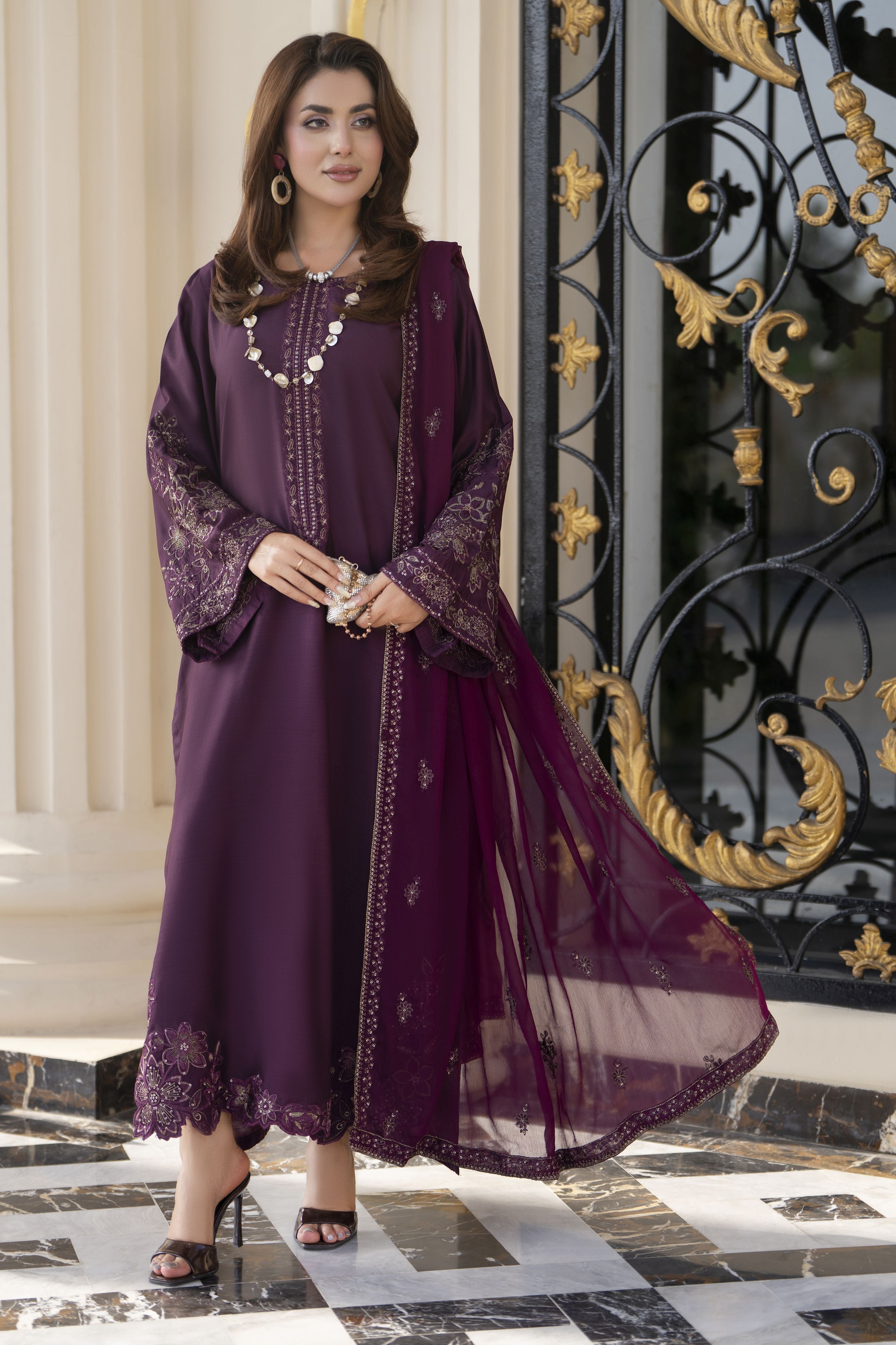 Aabpara Afsana 3pc Embroidered Viscose Winter Ready-to-Wear Suit – AAF9