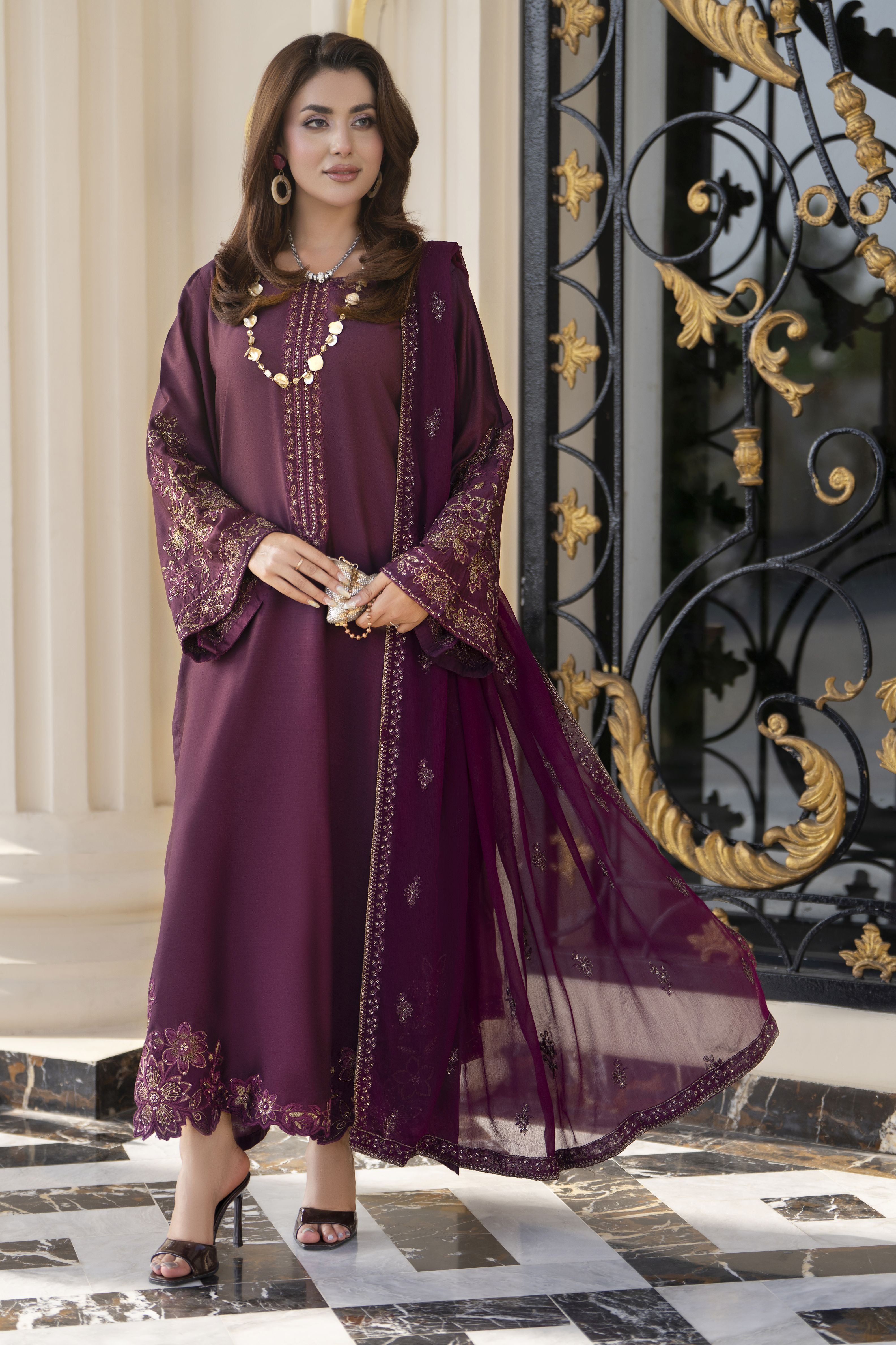 Aabpara Afsana 3pc Embroidered Viscose Winter Ready-to-Wear Suit – AAF9
