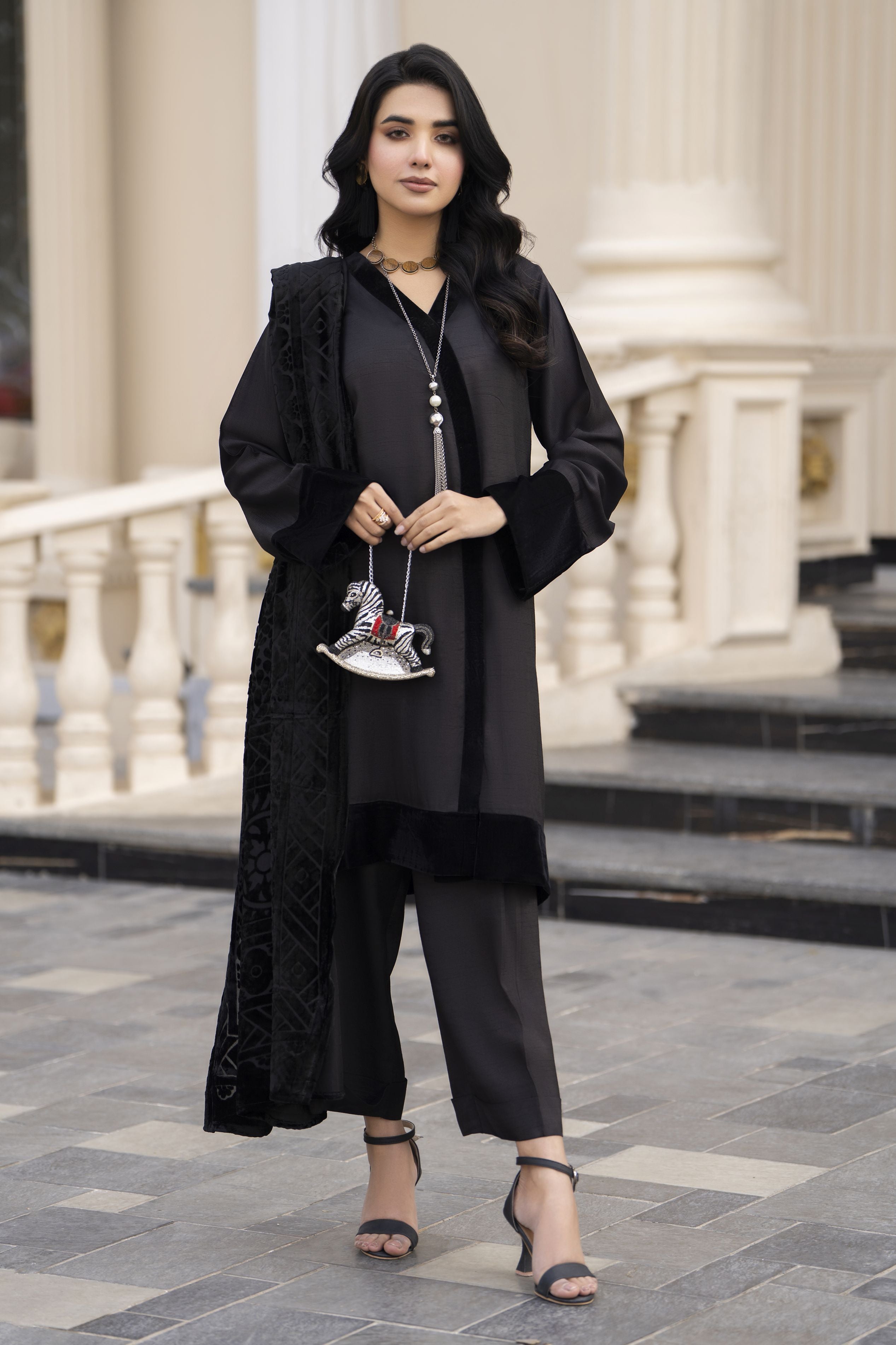 Aleezay Evara 3pc Raw Silk Straight Shirt & Palachi Shawl EZ7