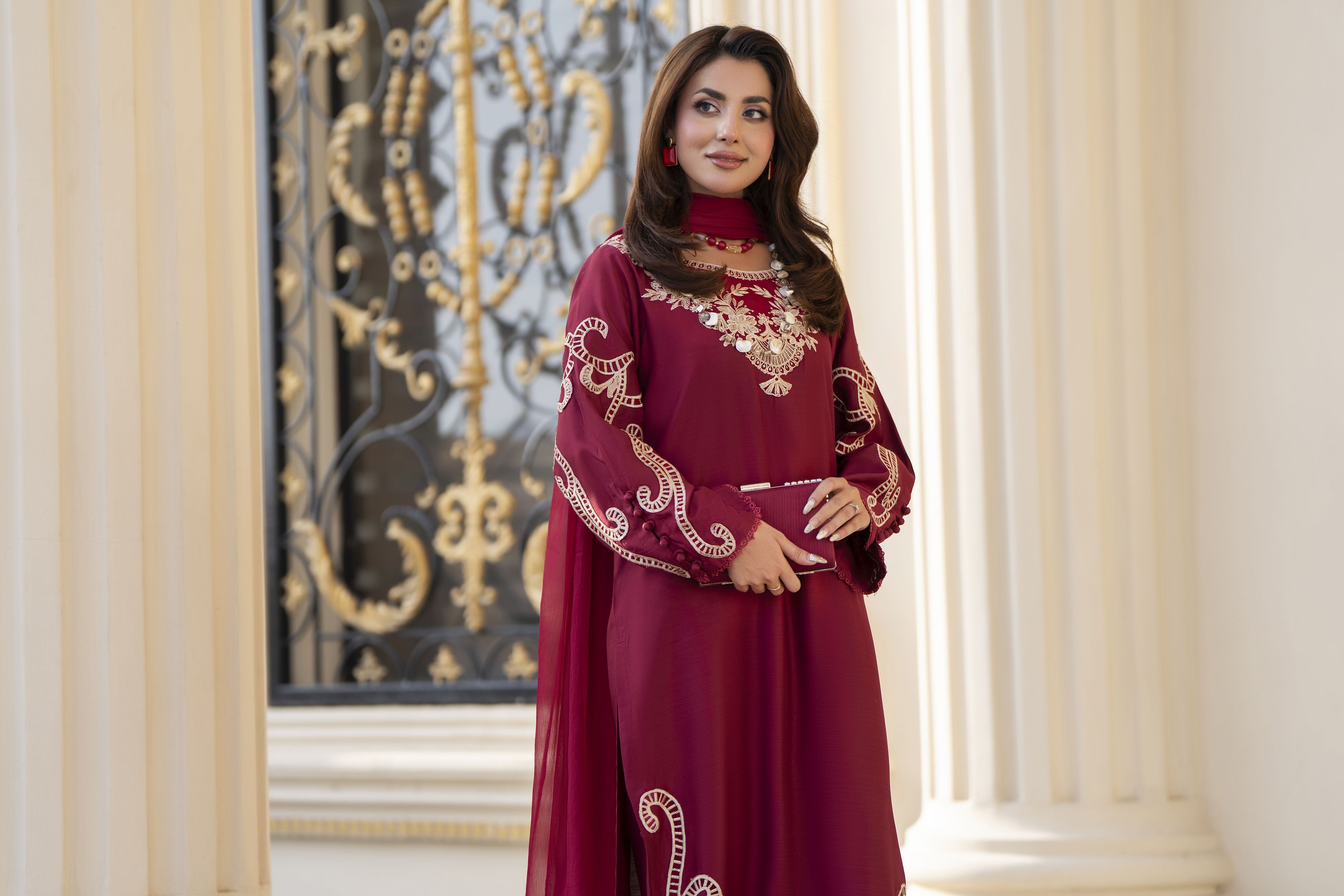Aabpara Afsana 3pc Embroidered Viscose Winter Ready-to-Wear Suit – AAF8