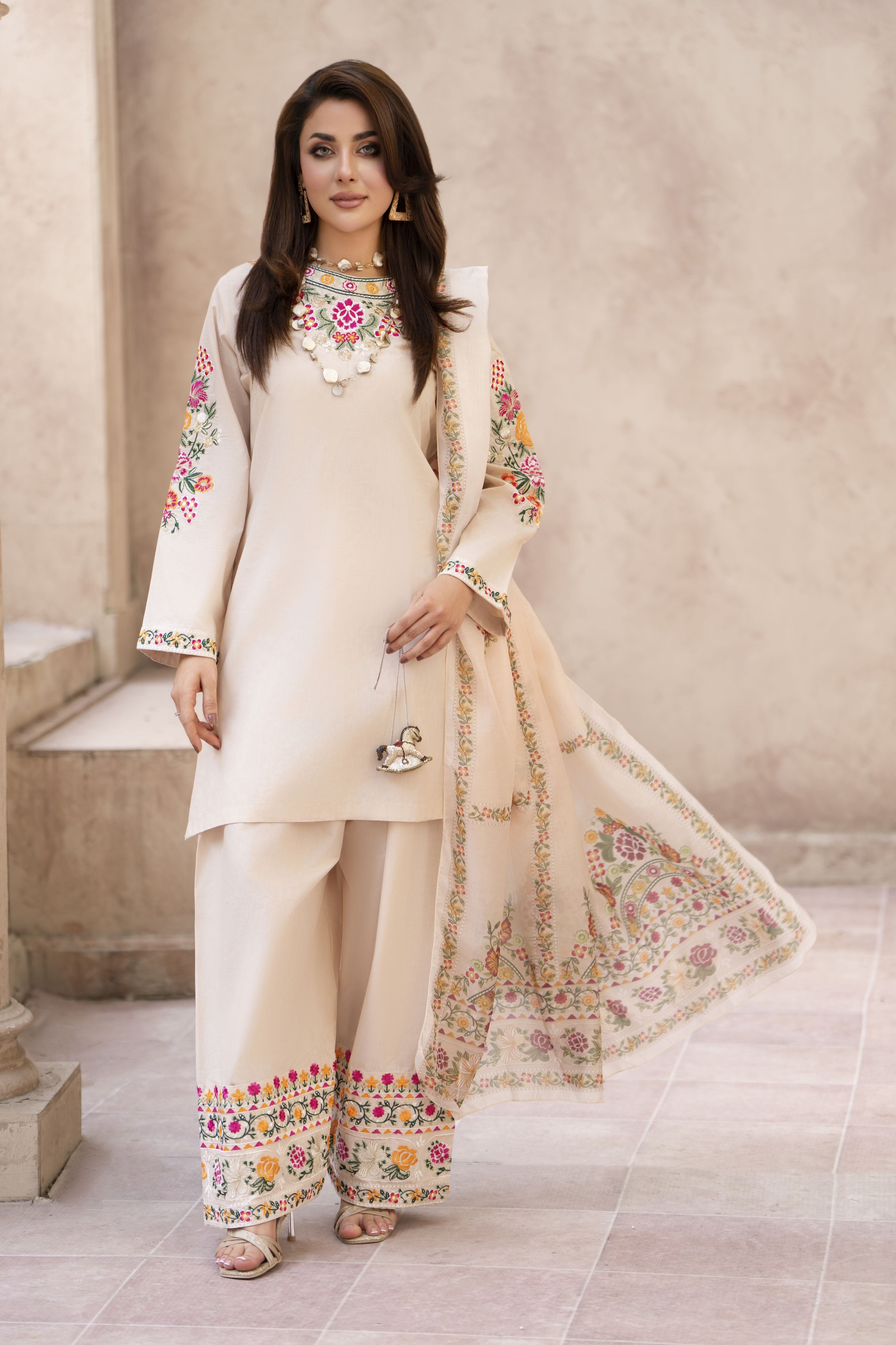 Zaiwa Sway10 3pc Cream Embroidered Lawn Farshi Shalwar Suit