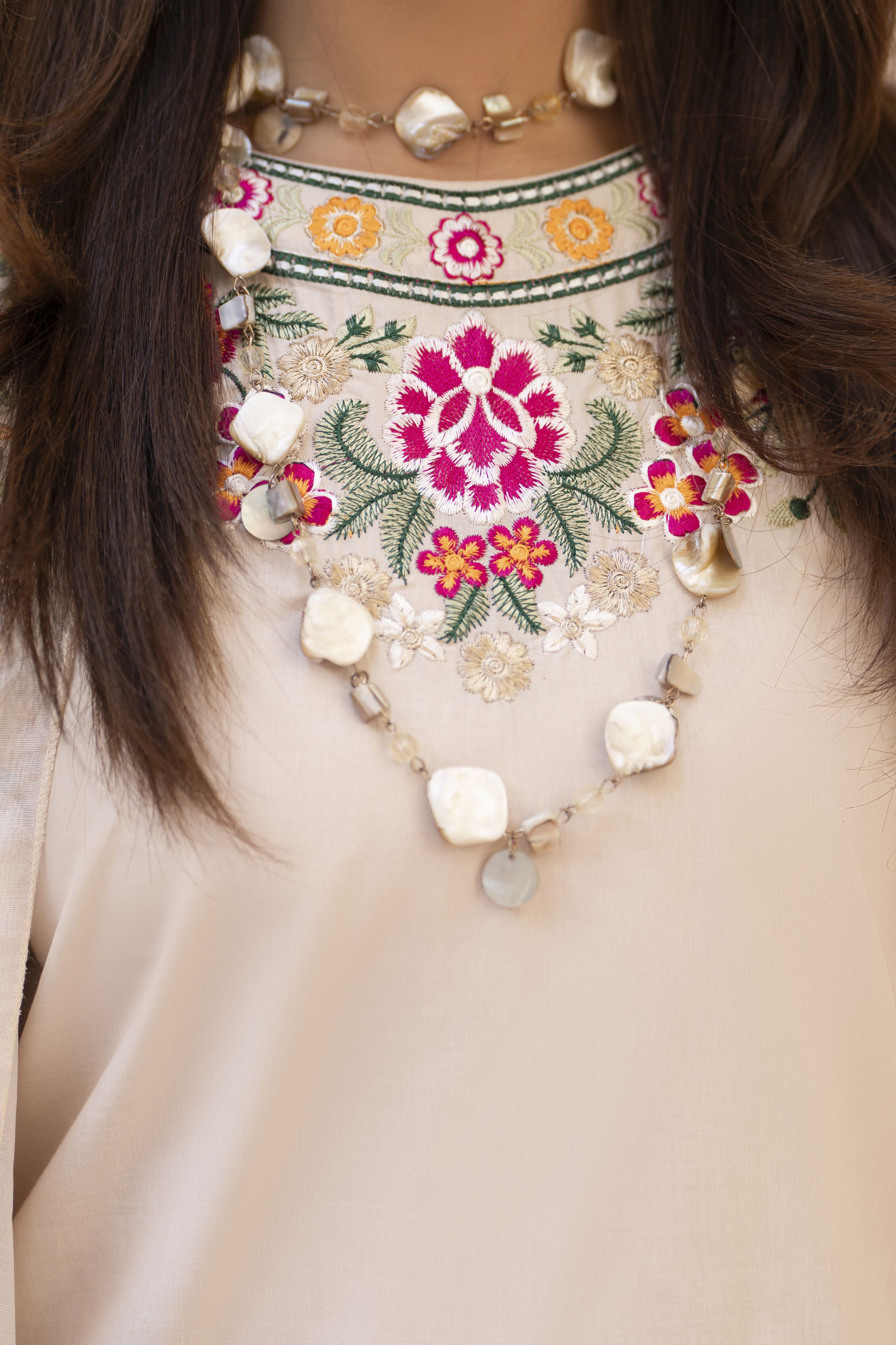 Zaiwa Sway10 3pc Cream Embroidered Lawn Farshi Shalwar Suit