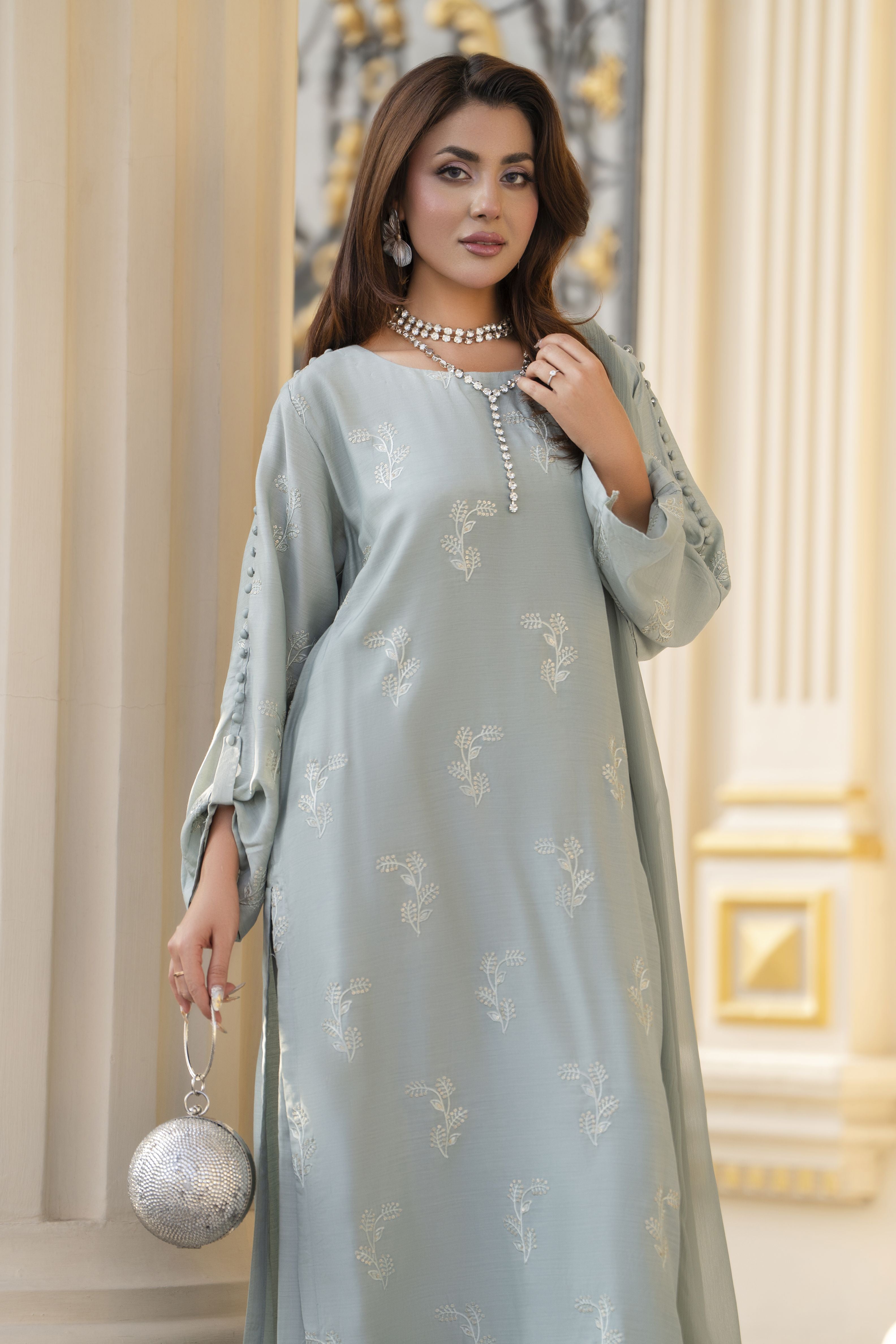 Aabpara Afsana 3pc Embroidered Viscose Winter Ready-to-Wear Suit – AAF4