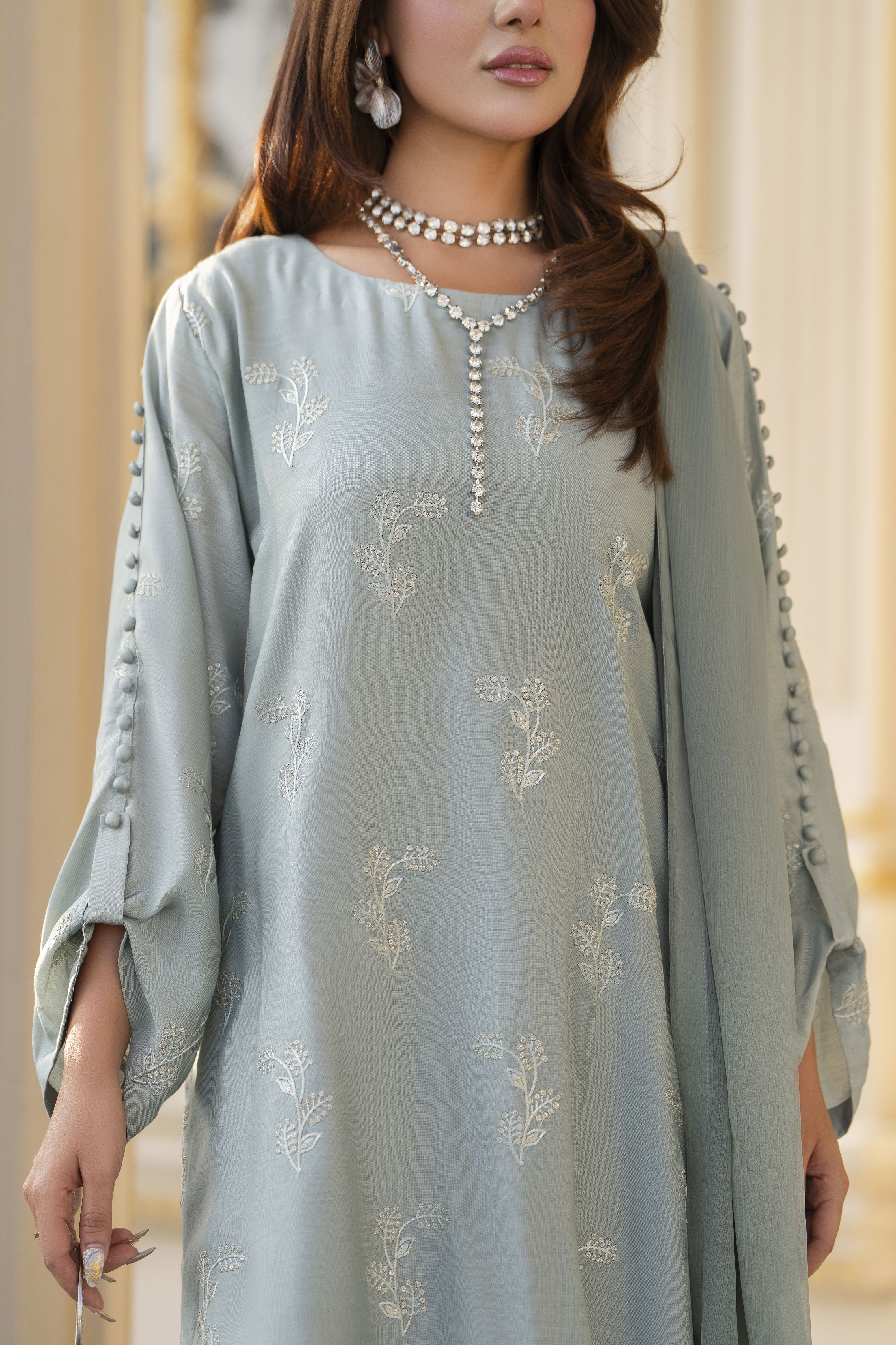 Aabpara Afsana 3pc Embroidered Viscose Winter Ready-to-Wear Suit – AAF4