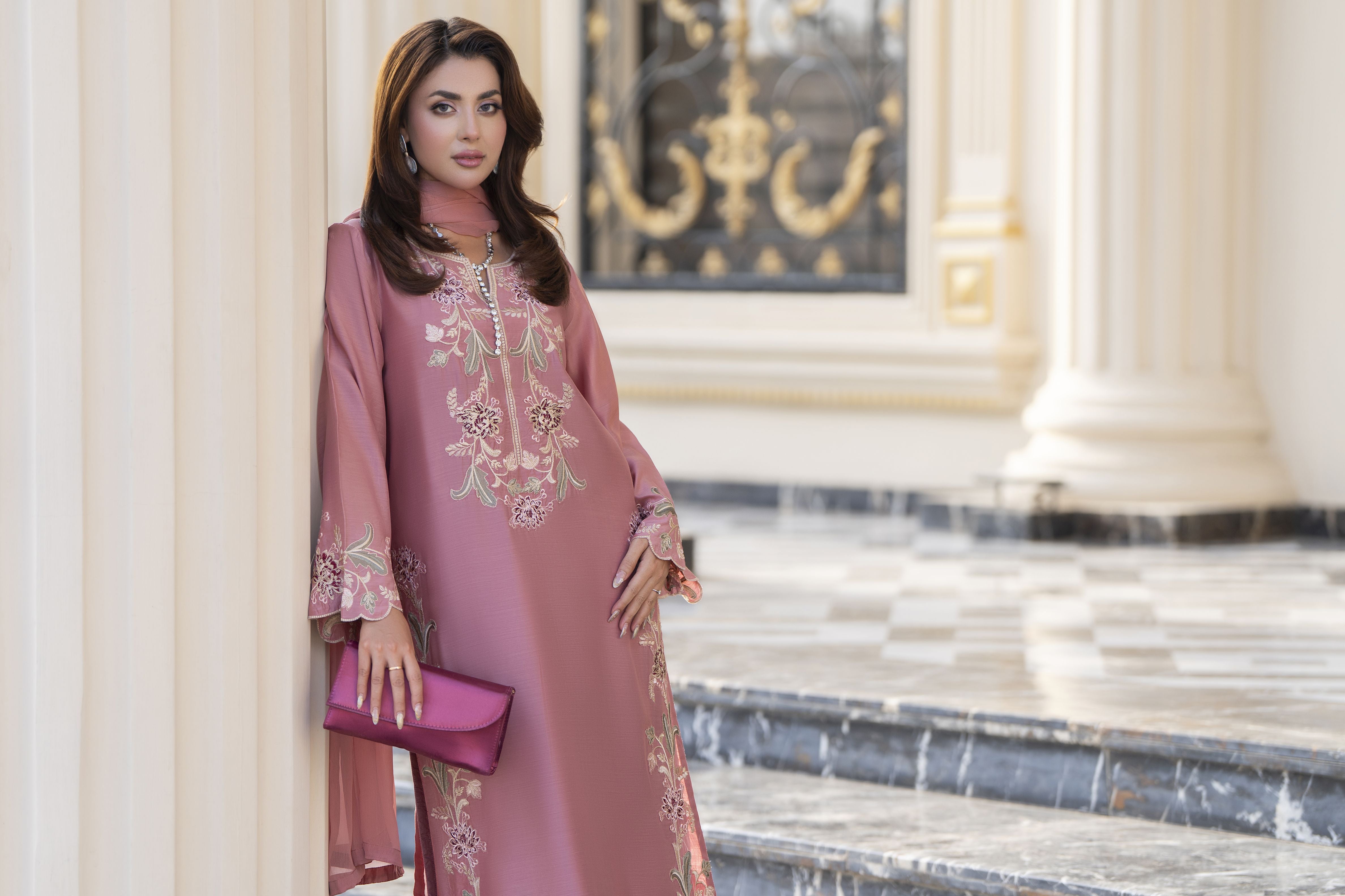 Aabpara Afsana 3pc Embroidered Viscose Winter Ready-to-Wear Suit – AAF6