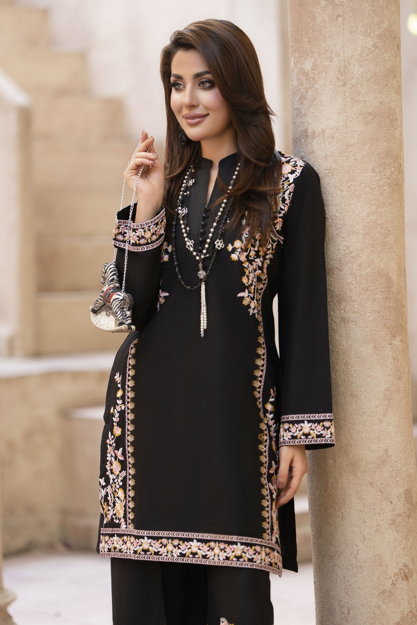 Zaiwa 2pc Black Cotton Embroidered Suit – Sway13