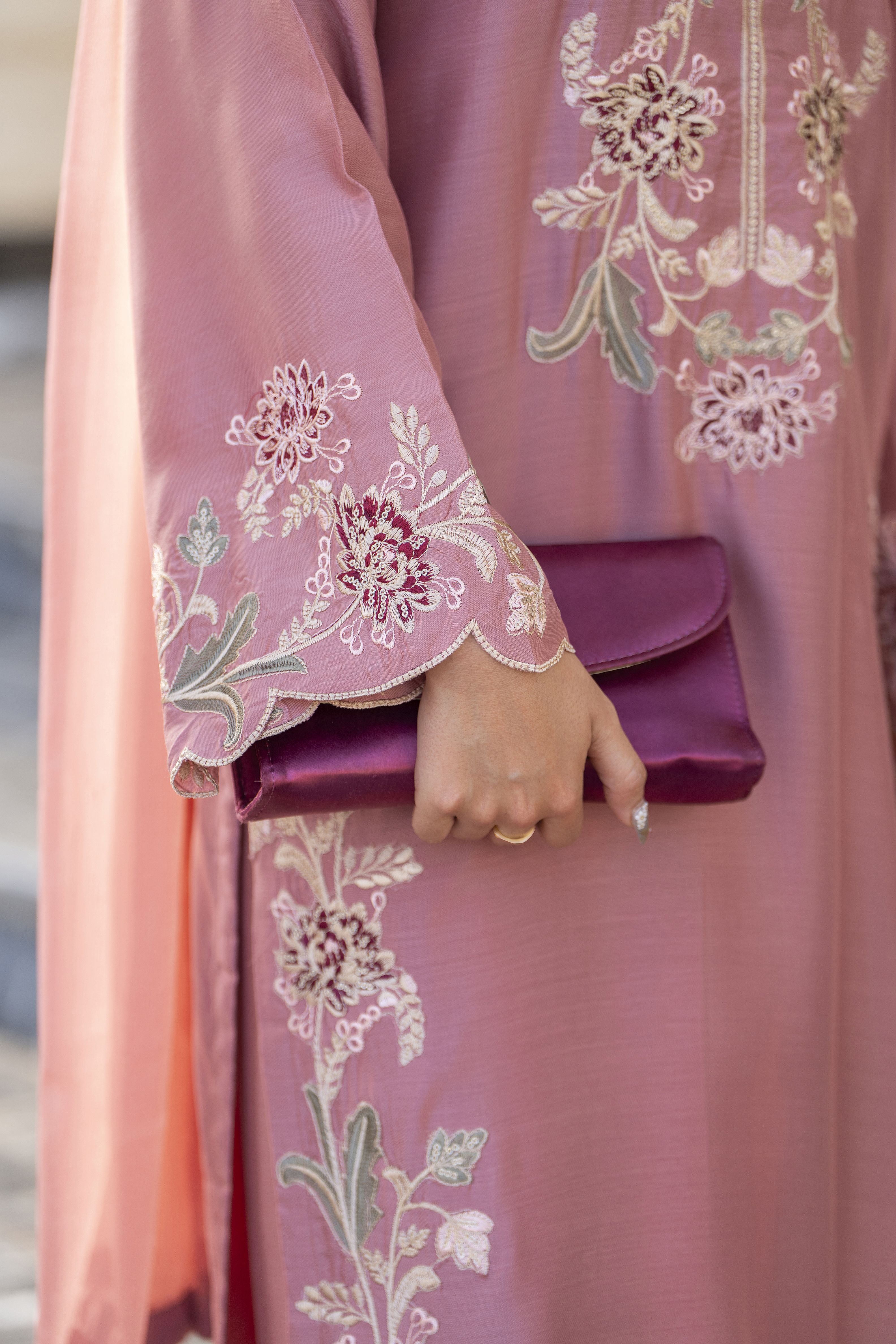 Aabpara Afsana 3pc Embroidered Viscose Winter Ready-to-Wear Suit – AAF6
