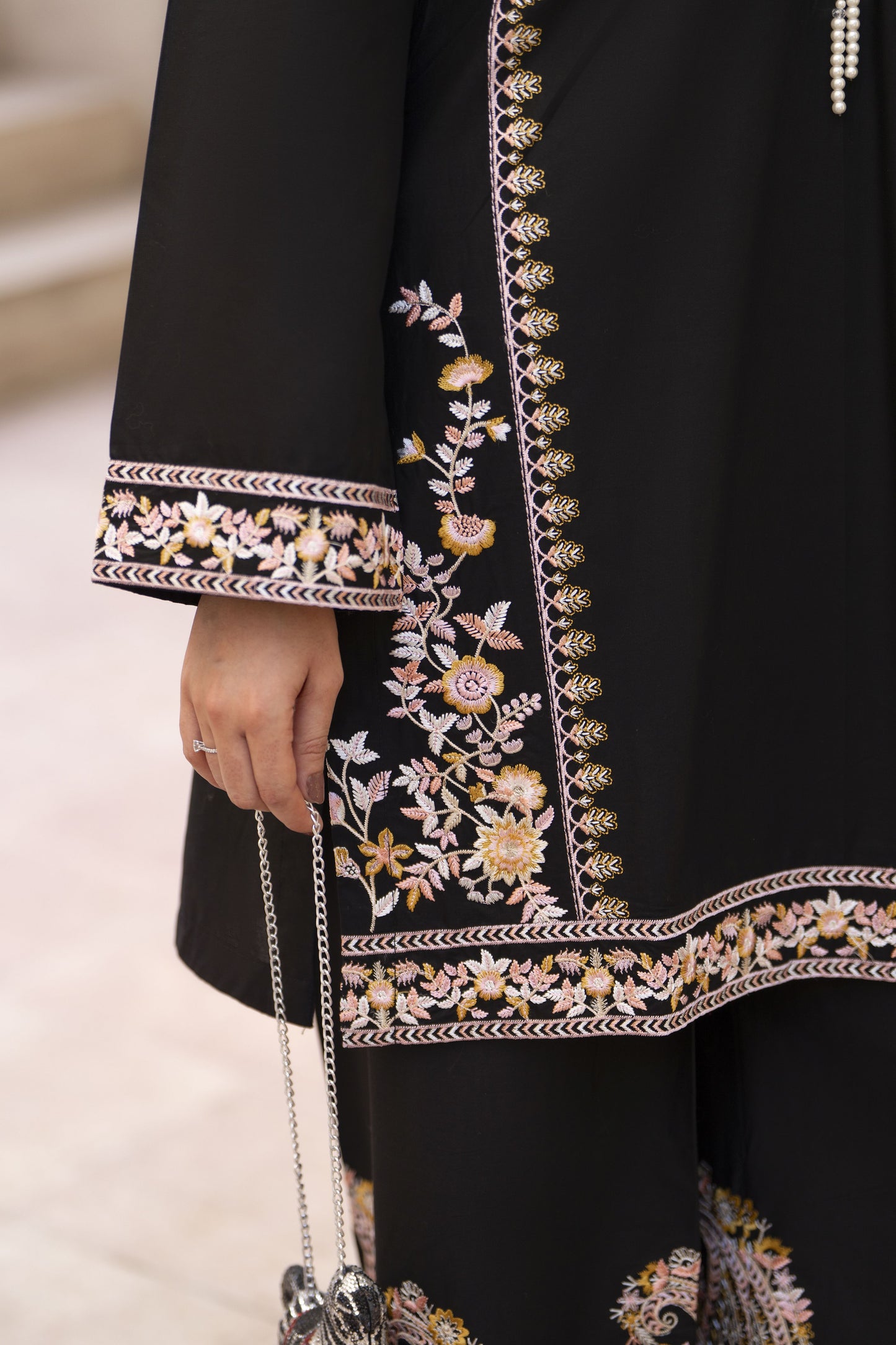 Zaiwa 2pc Black Cotton Embroidered Suit – Sway13