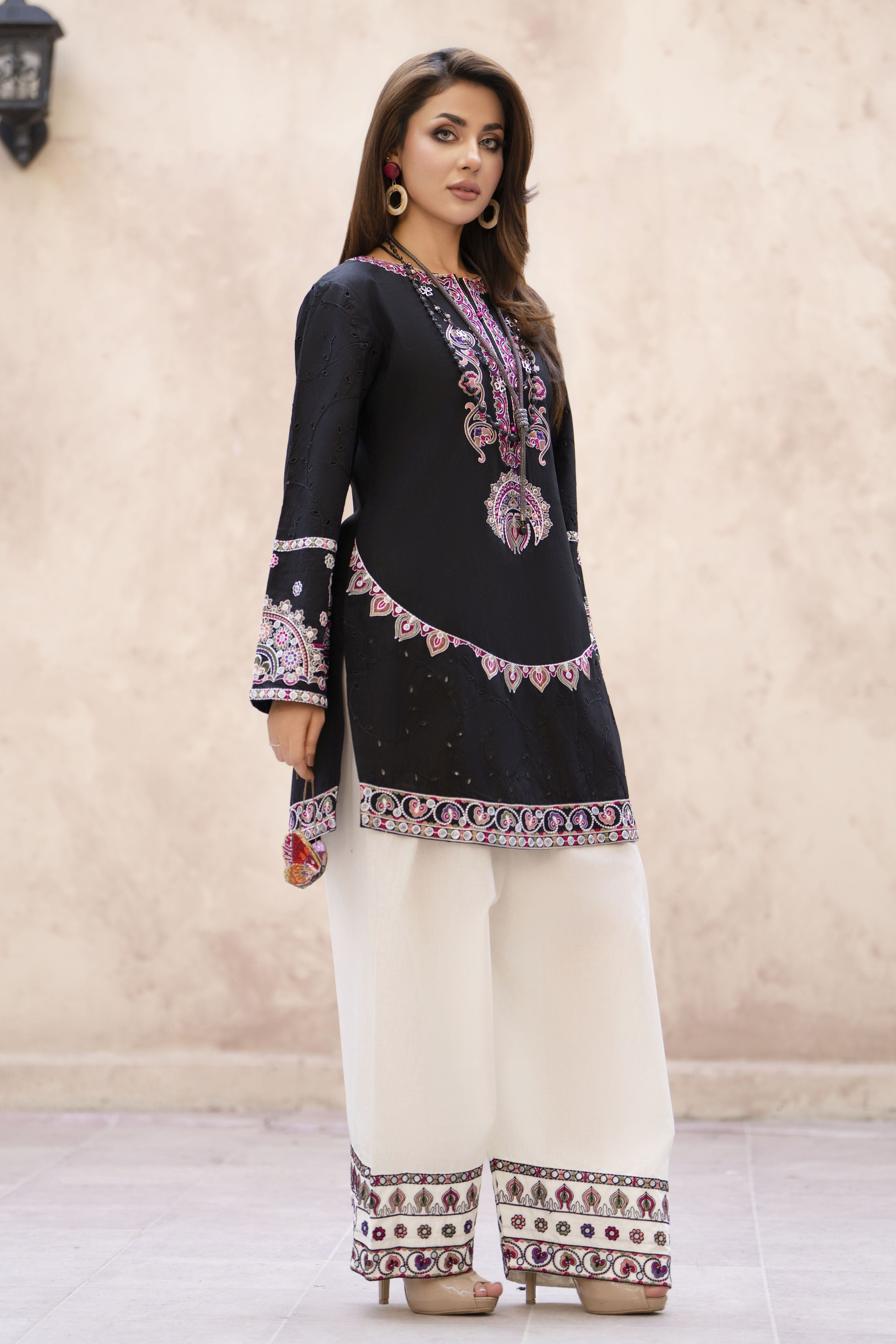 Zaiwa Sway9 2pc Black Chikankari Lawn Suit with Farshi Shalwar