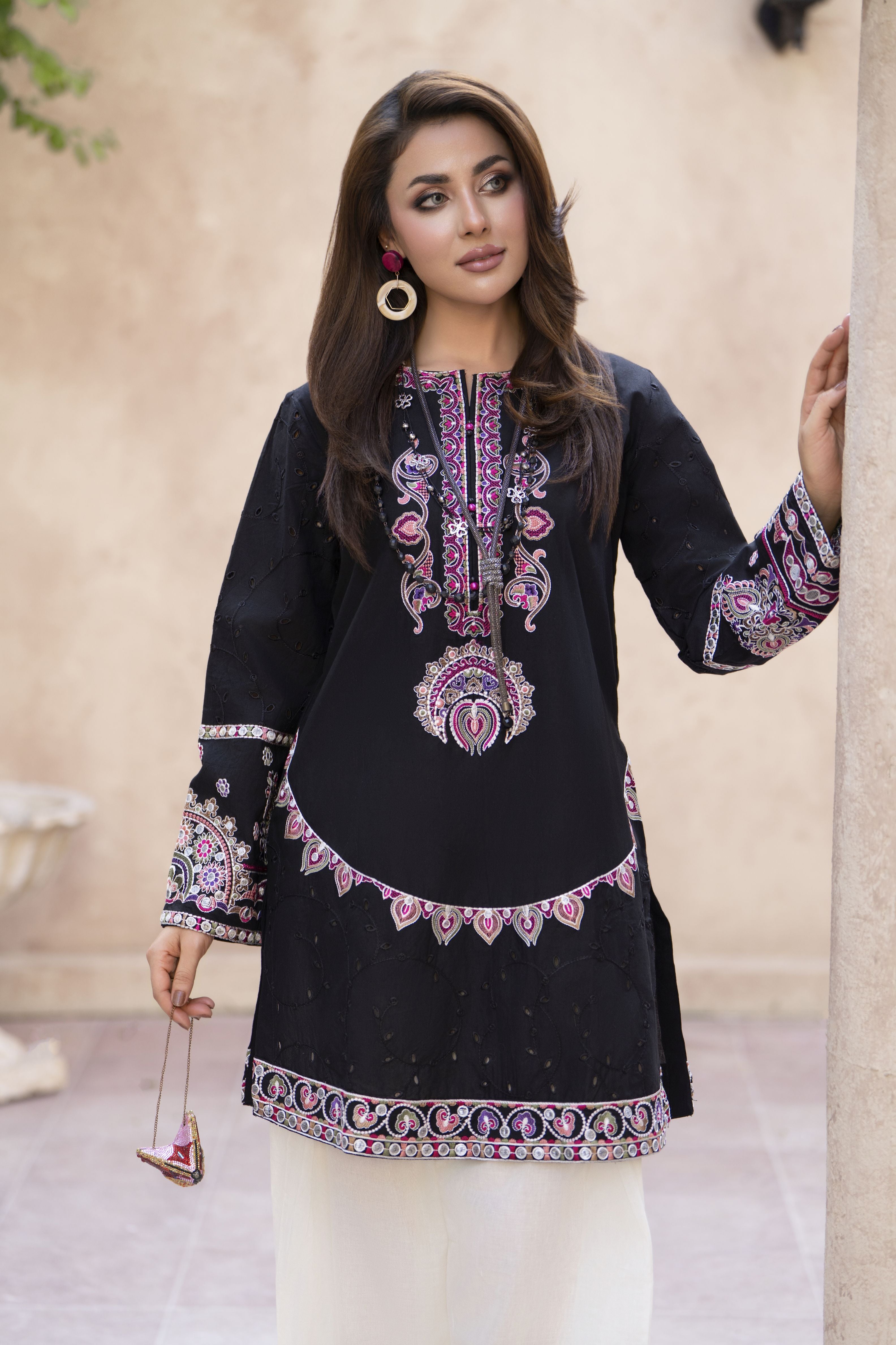 Zaiwa Sway9 2pc Black Chikankari Lawn Suit with Farshi Shalwar