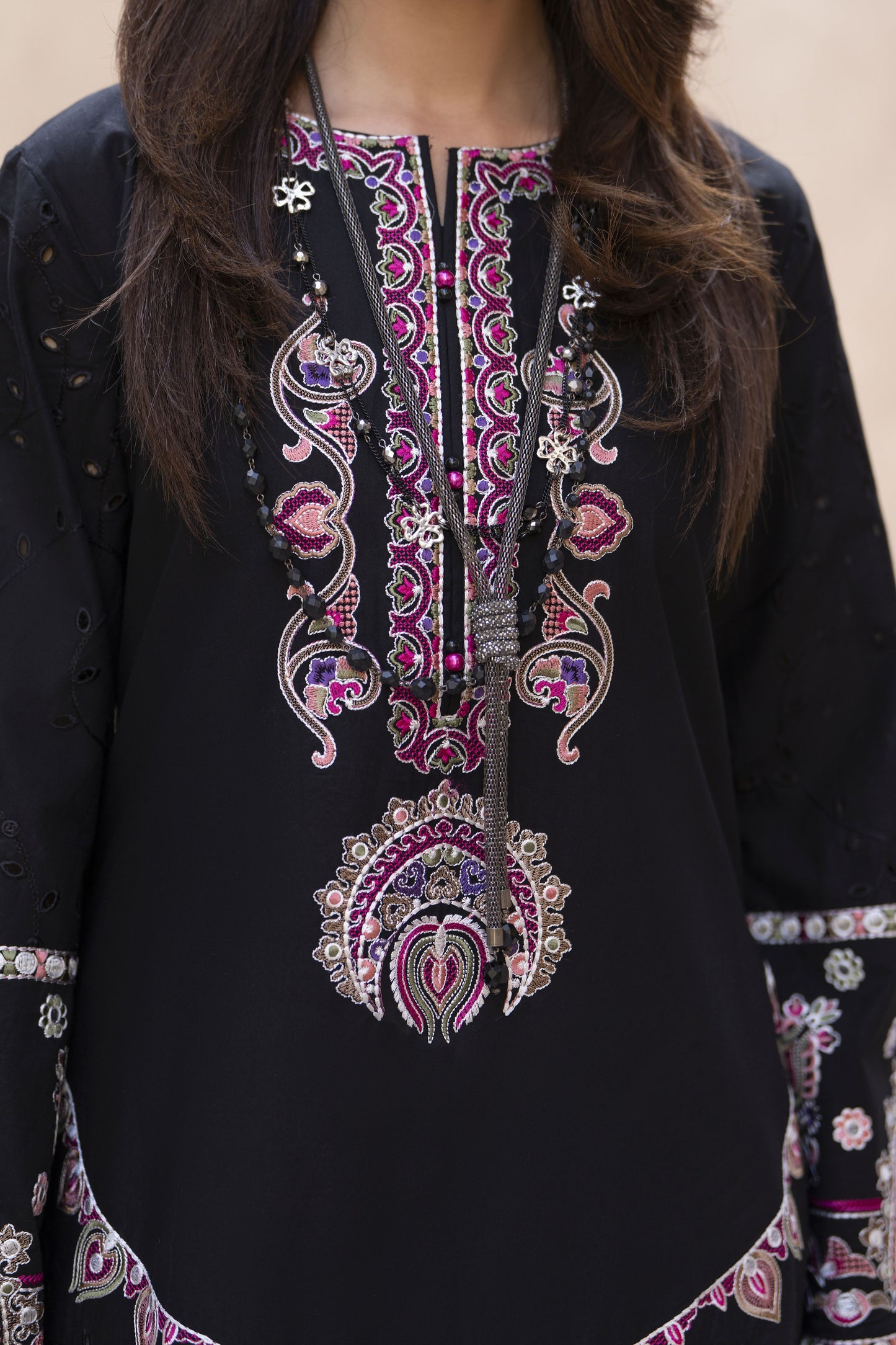 Zaiwa Sway9 2pc Black Chikankari Lawn Suit with Farshi Shalwar