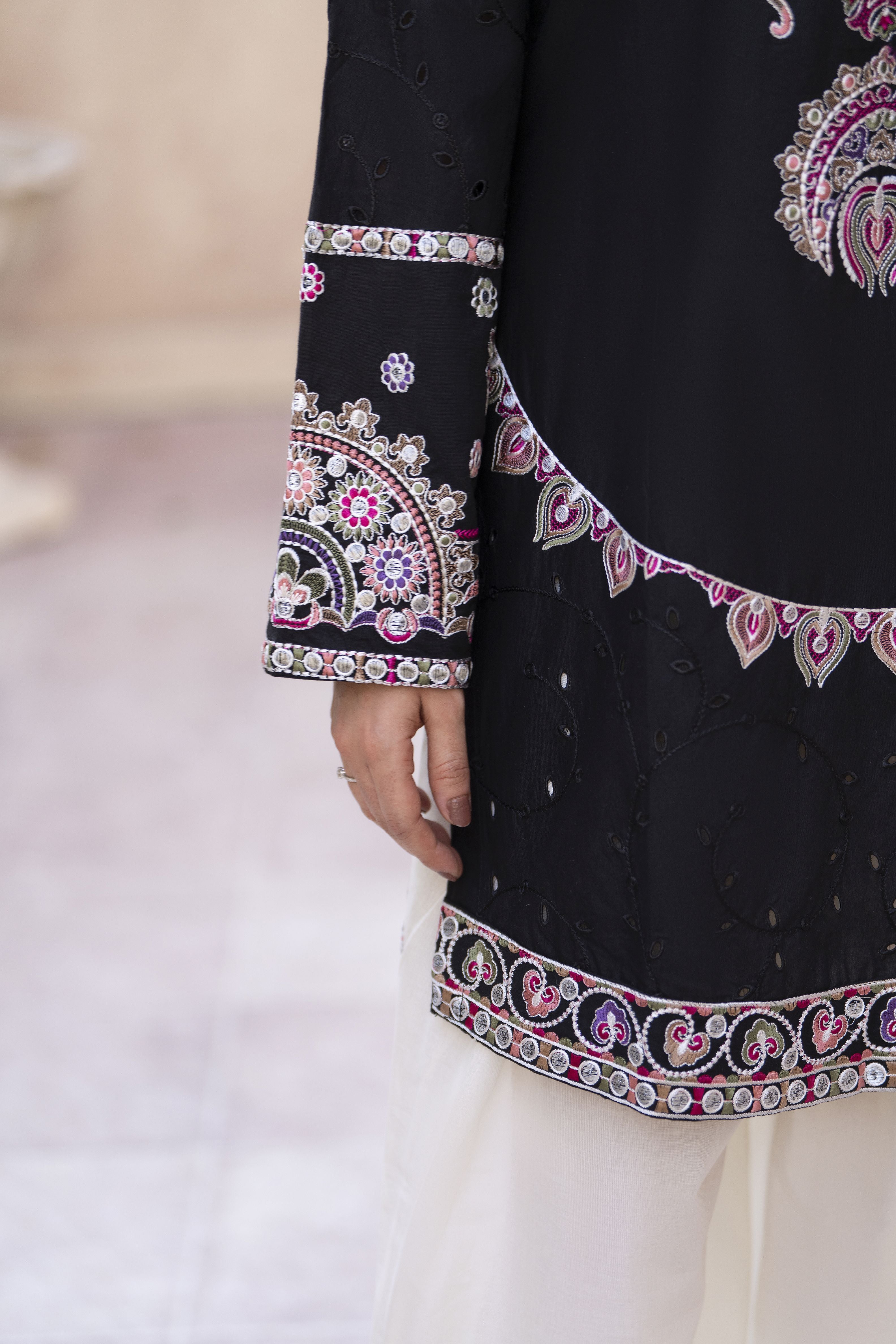 Zaiwa Sway9 2pc Black Chikankari Lawn Suit with Farshi Shalwar