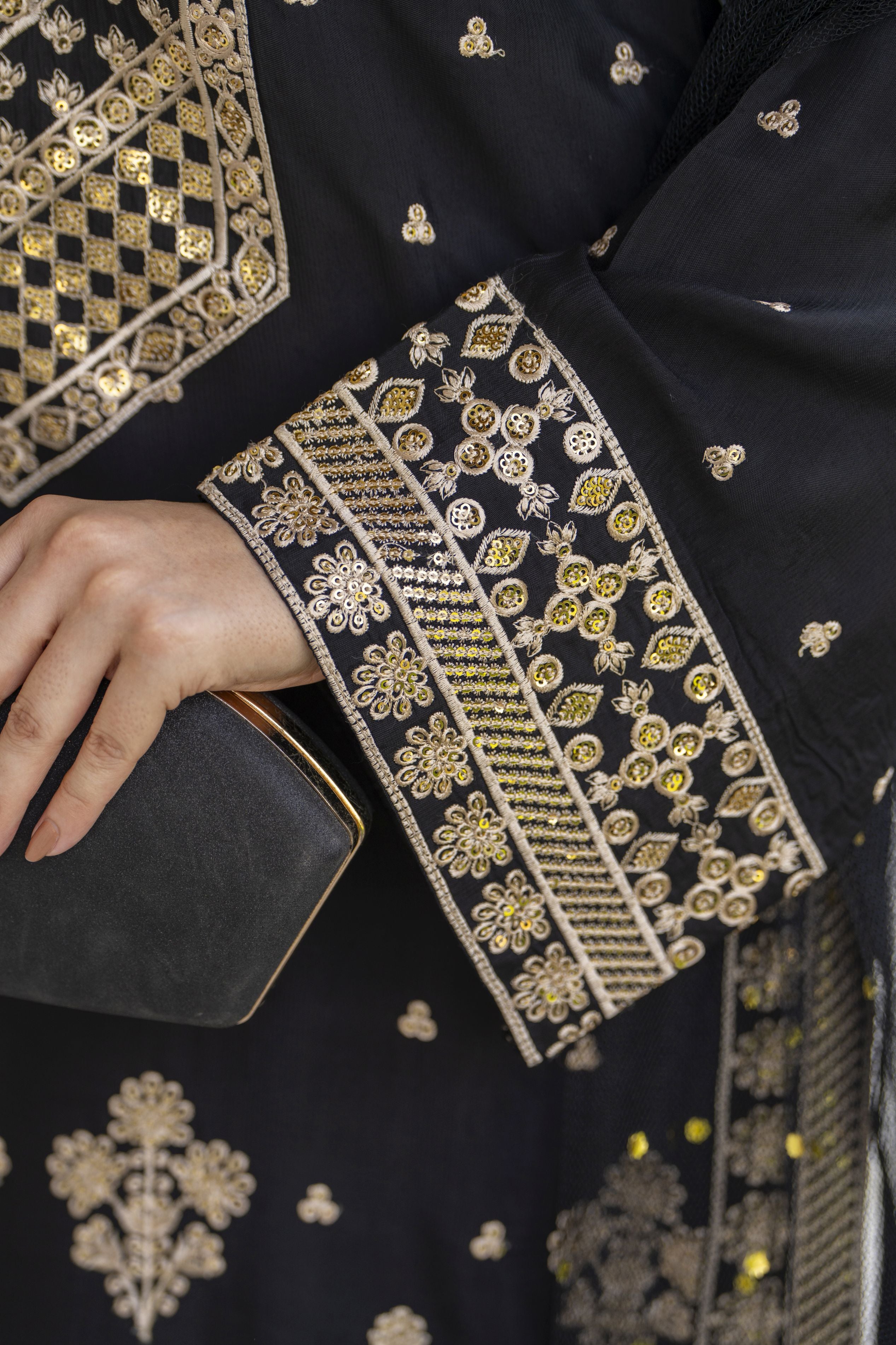 Black Raw Silk Embroidered Dress with Monar Dupatta – Chand Sa Libaas by Aleezay | CSLA2