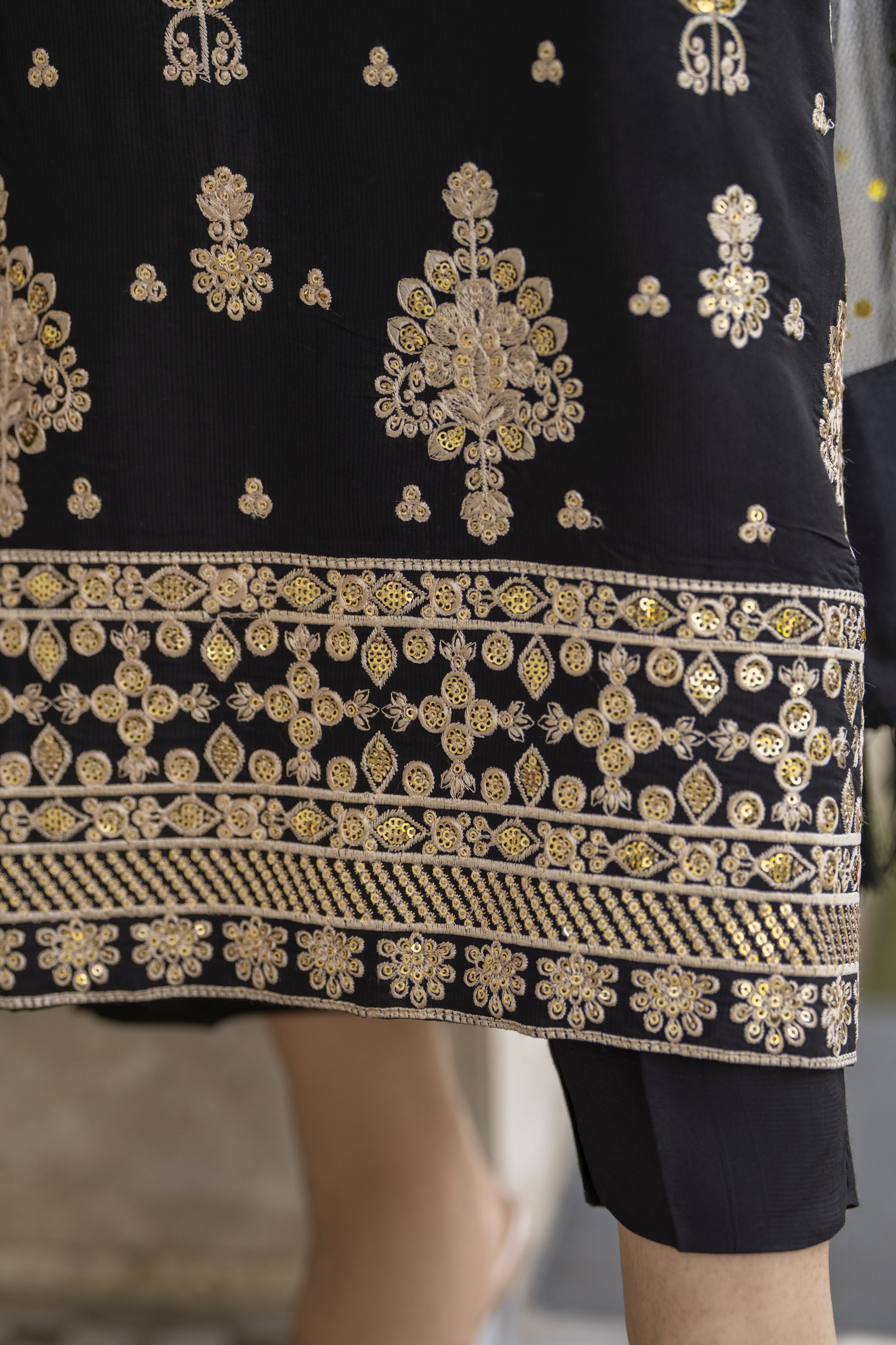 Black Raw Silk Embroidered Dress with Monar Dupatta – Chand Sa Libaas by Aleezay | CSLA2