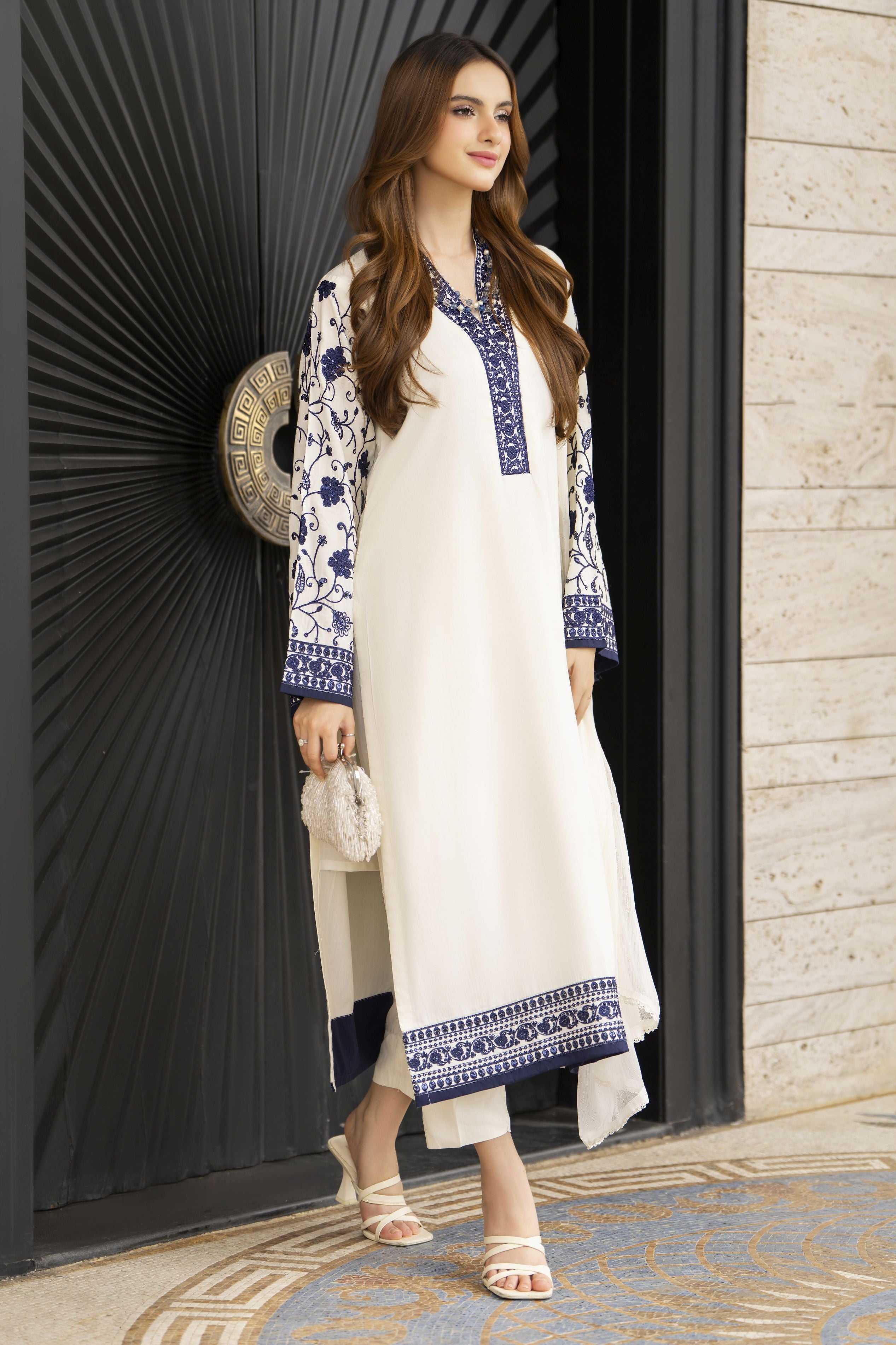 Ivory Blue Embroidered 3pc Linen Pakistani Dress – Linen Aura by Miski LAM6