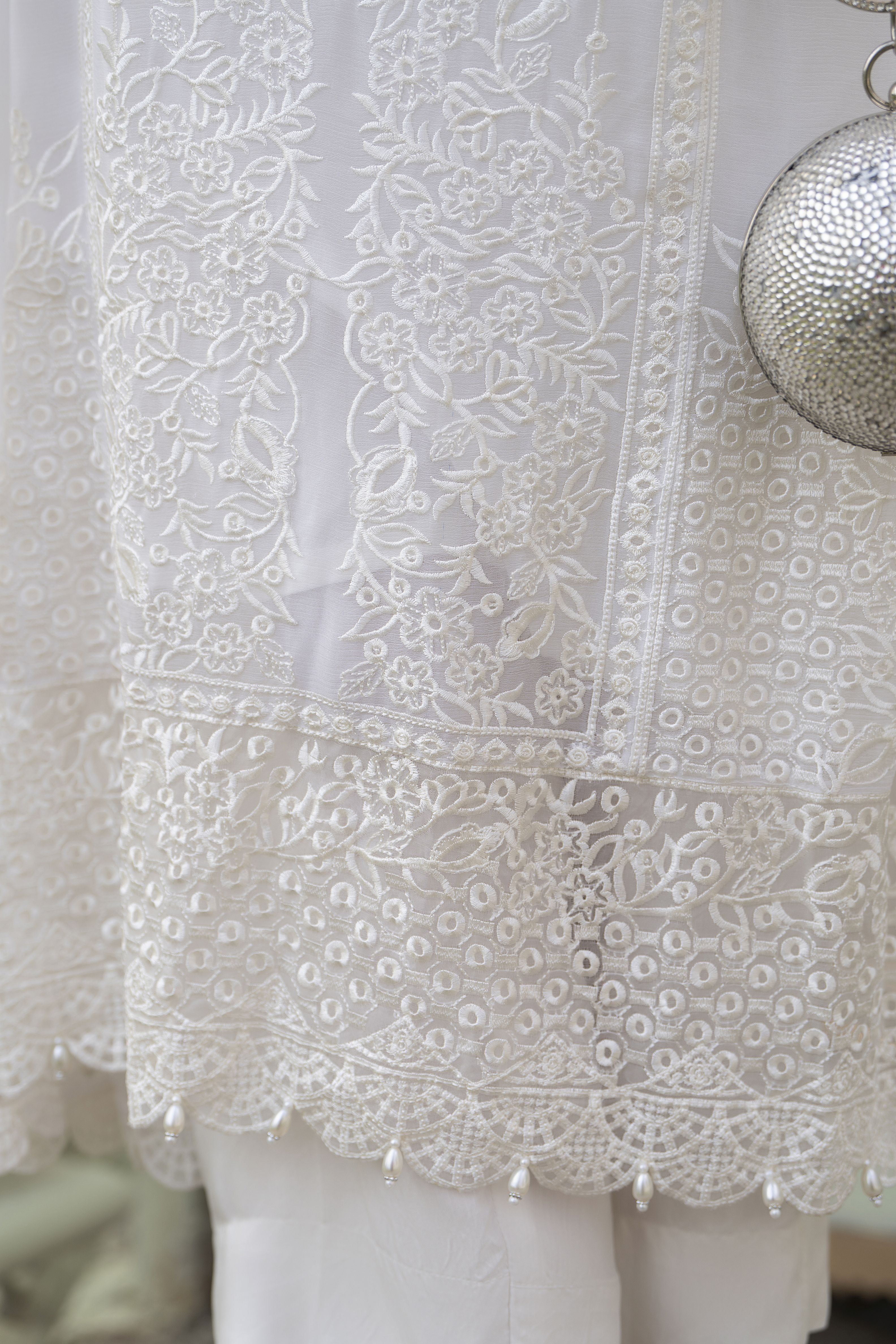 Zaina 3pc Embroidered White Chiffon Suit – ZNC10