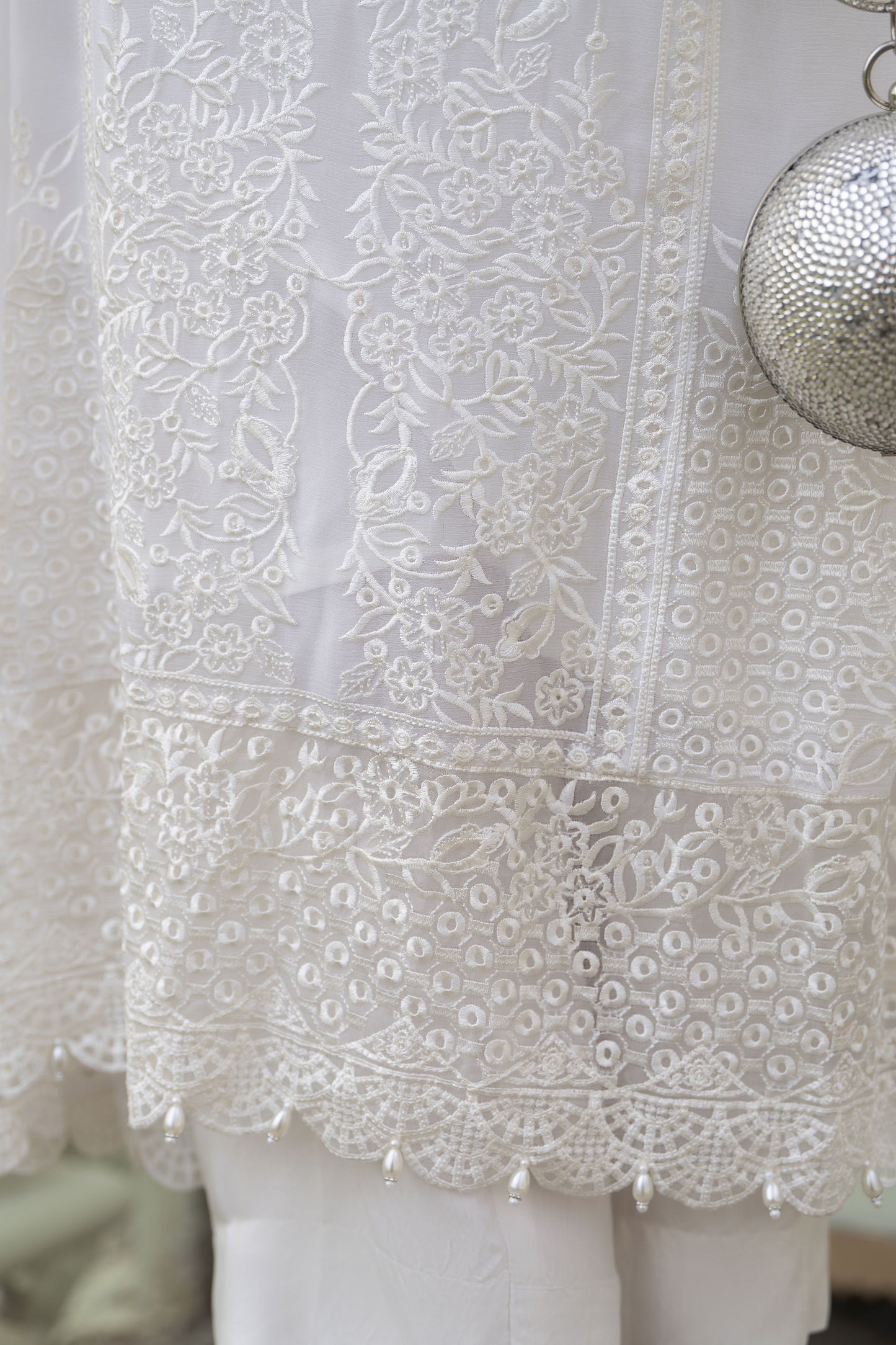 Zaina 3pc Embroidered White Chiffon Suit – ZNC10