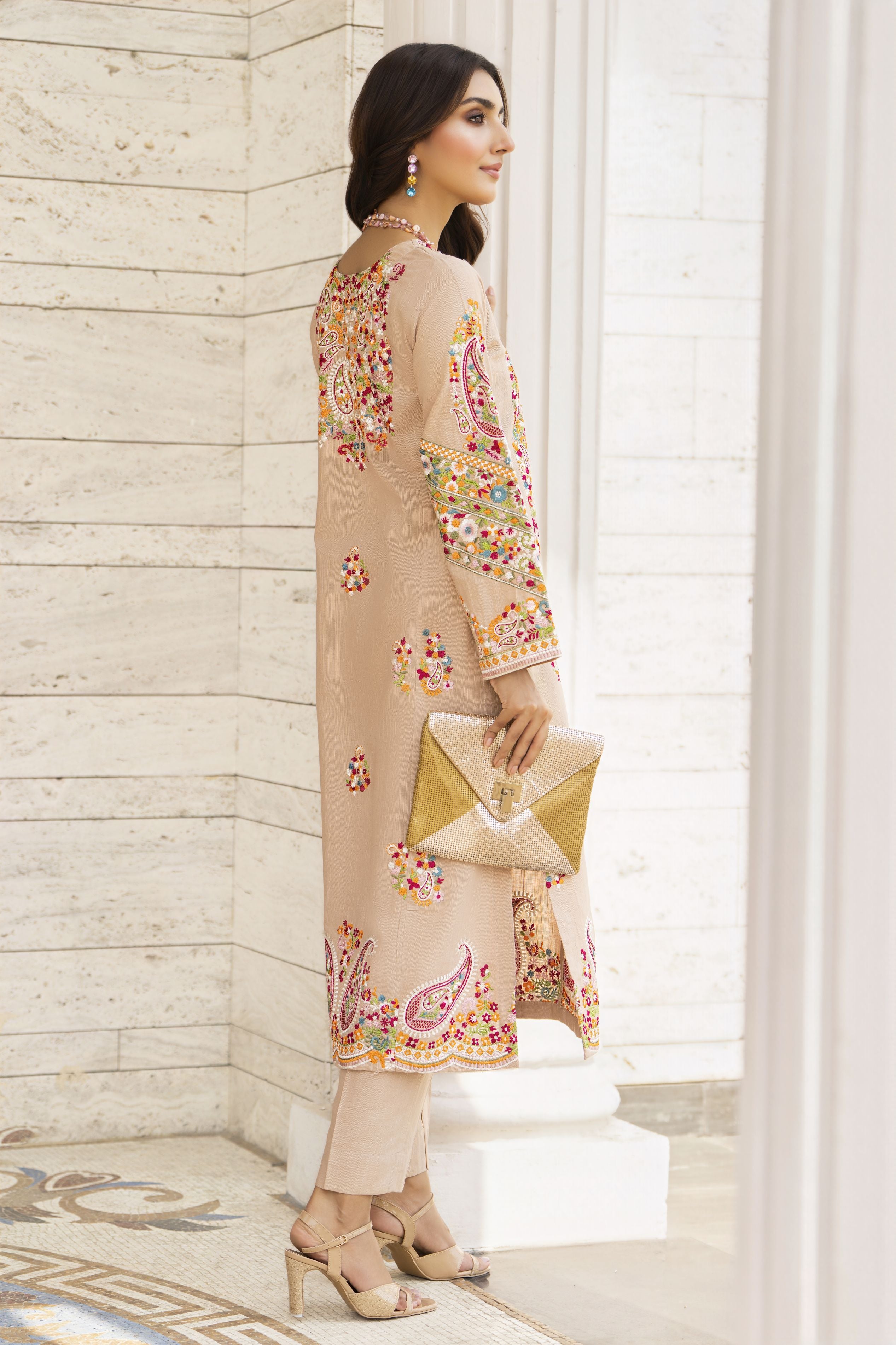 Zaiwa Winterlite 2-Piece Khaddar Embroidered Mirror Work Suit ZWL1