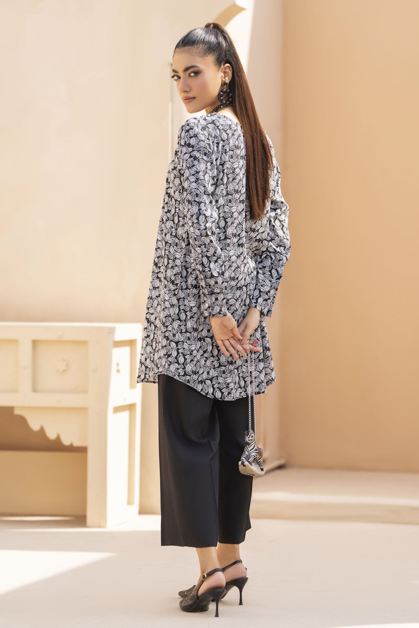Black Printed Linen 2pc Ready to Wear Dress by Gul Warun LDG2