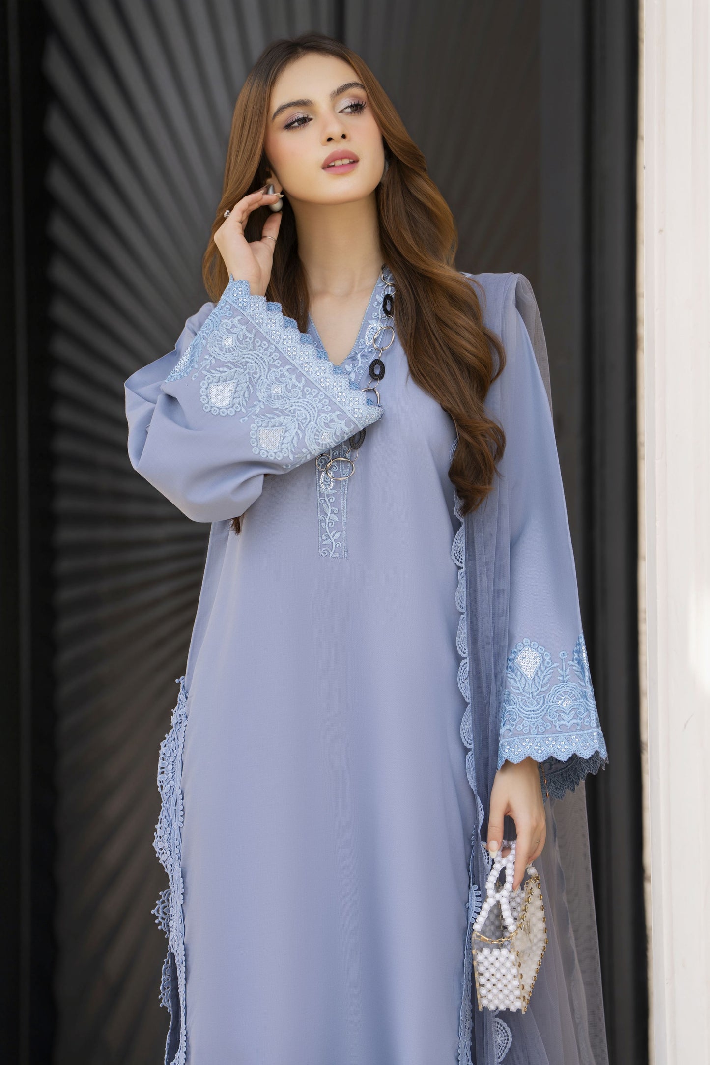 Gul Warun TY9 – 3pc Ready to Wear Embroidered Linen Suit with Net Dupatta