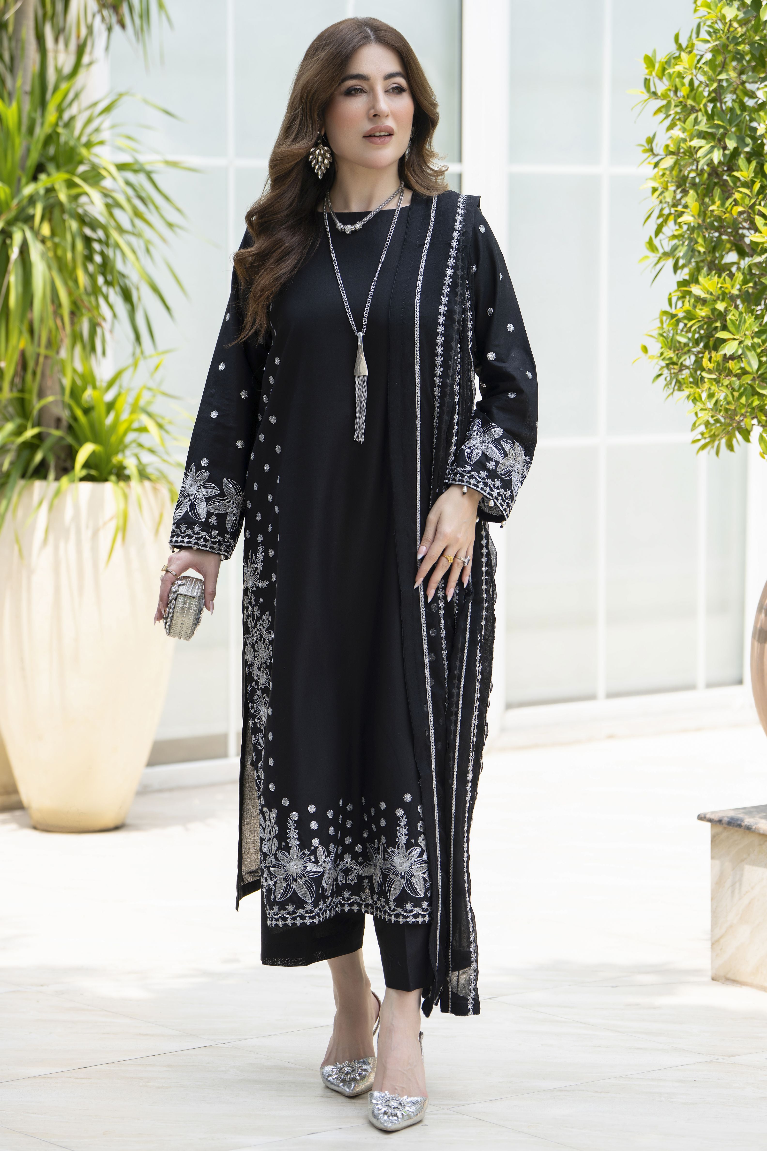 Gul Warun 3pc Thread & Sequin Embroidered Cotton Suit with Chiffon Dupatta – AMG6