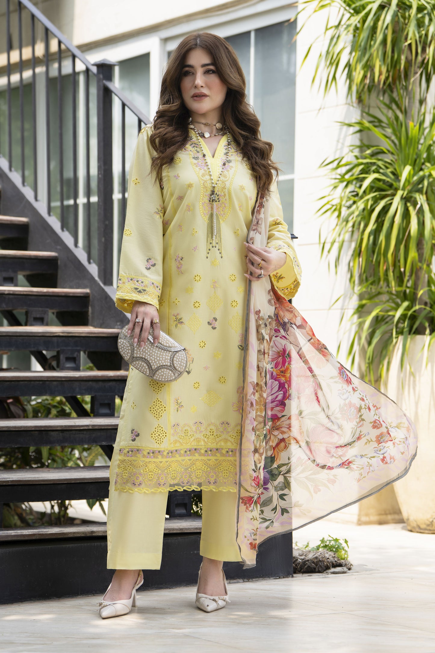 Gul Warun 3pc Boring Embroidered Cotton Suit with Printed Chiffon Dupatta – AMG4