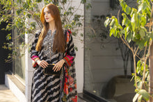 Sakeena Summer Ease – Black Lawn 3pc Dress with Embroidered Chiffon Dupatta SSE6