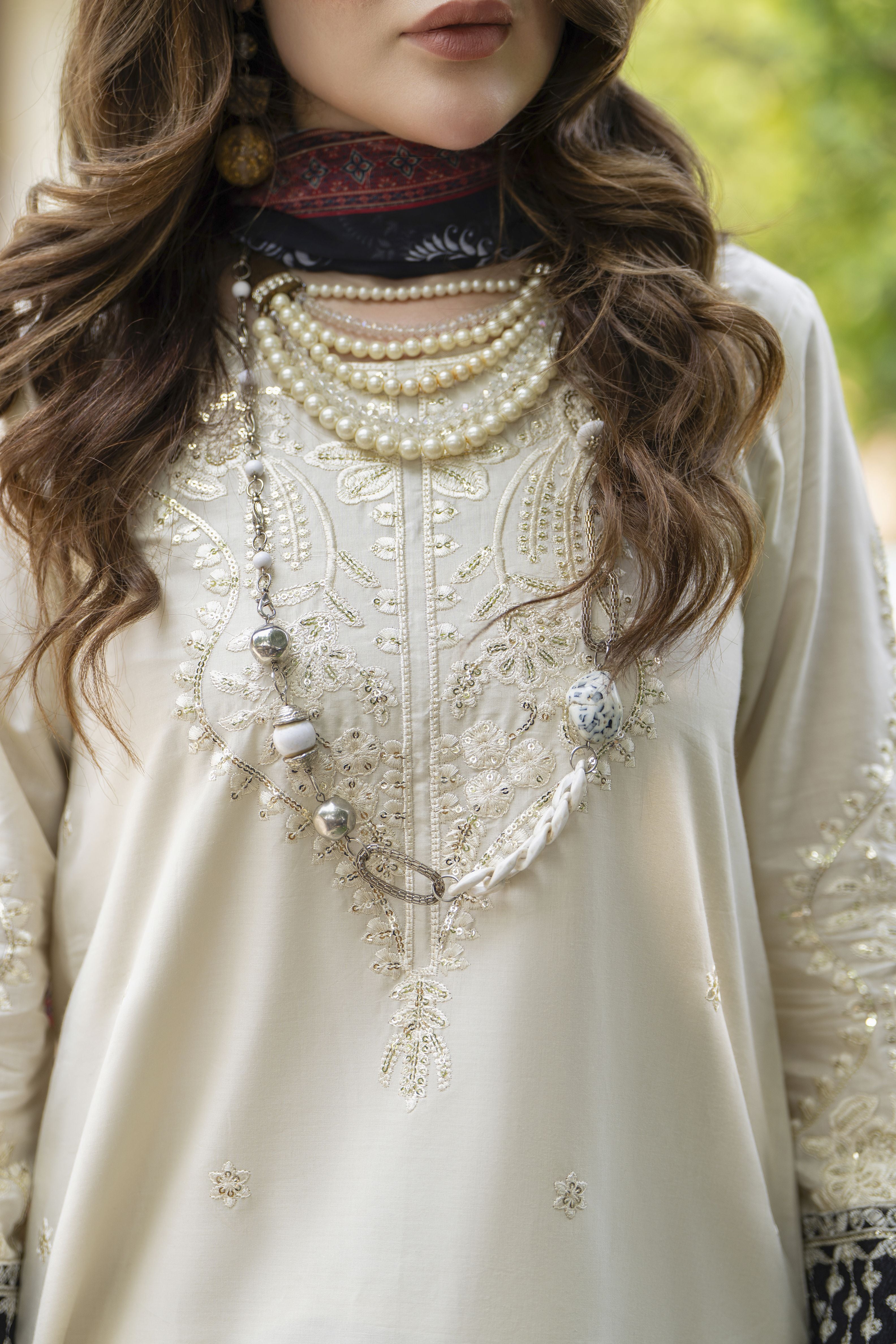 Gul Warun 3pc Embroidered Cotton Suit with Chiffon Dupatta – AMG8