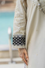 Gul Warun 3pc Embroidered Cotton Suit with Chiffon Dupatta – AMG8