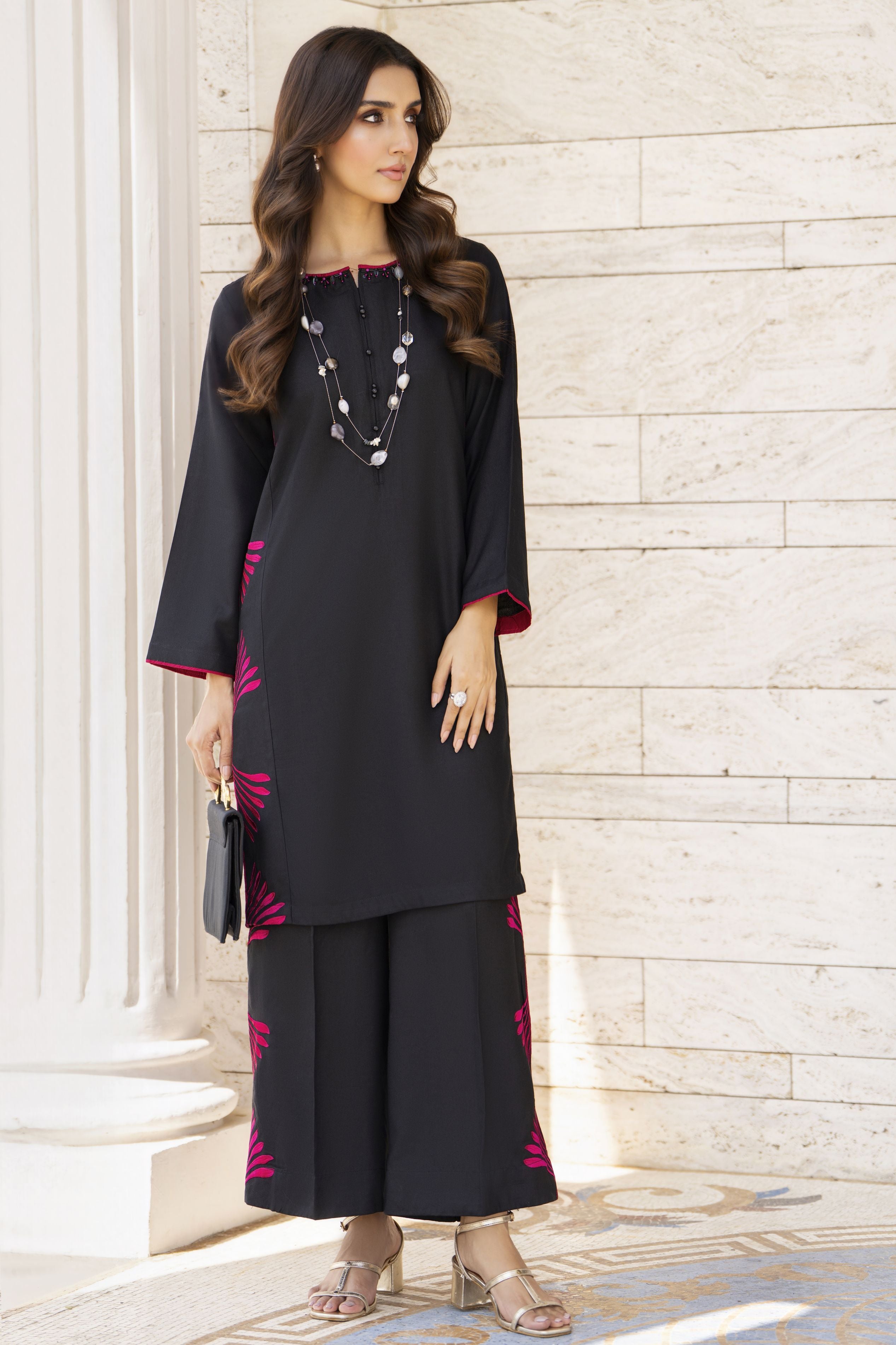 Zaiwa Winterlite 2Piece Dhanak Embroidered Handwork Suit ZWL2