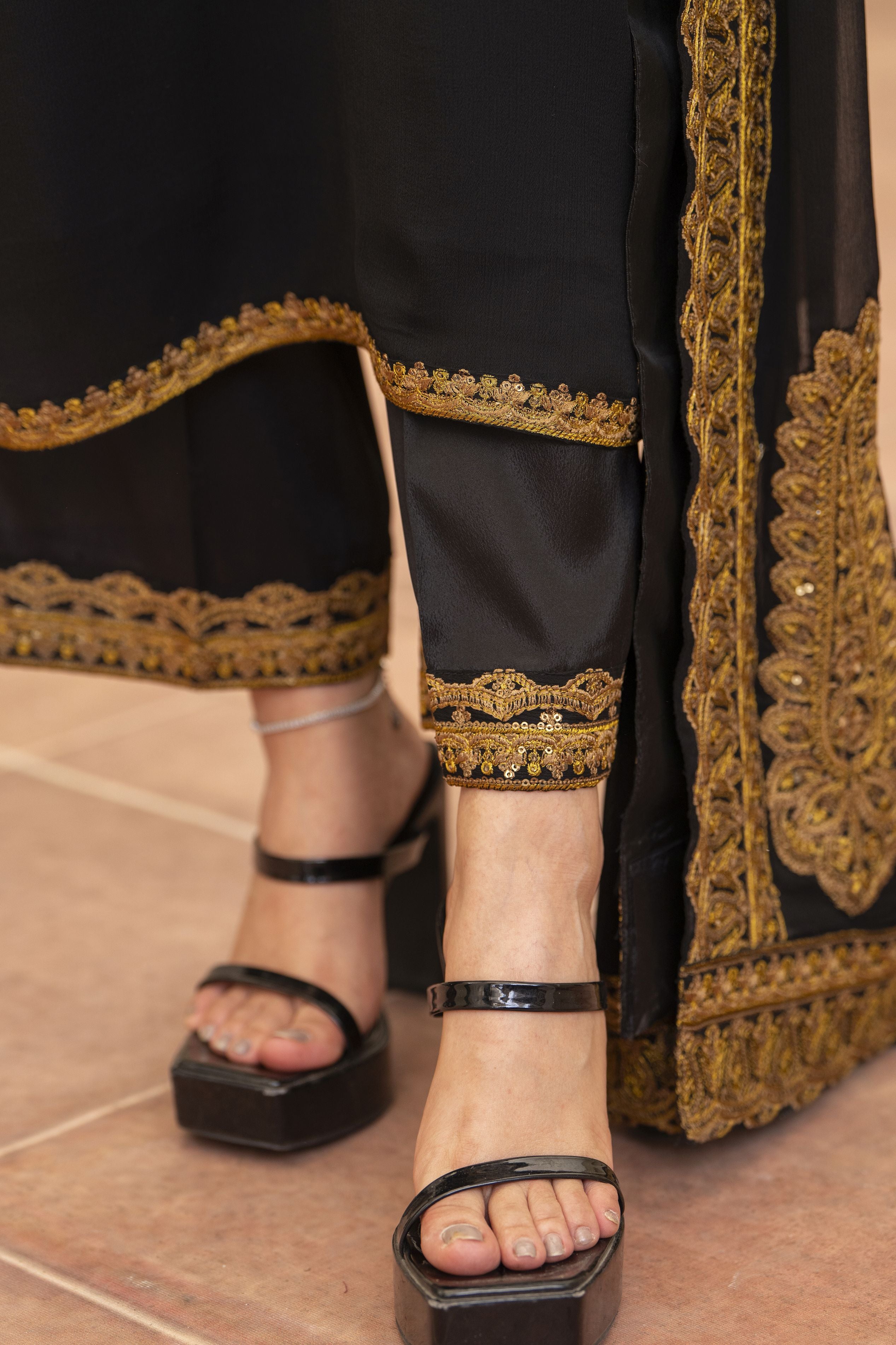 Black 3PC Dress by Bahaar e Gul Warun BGW02