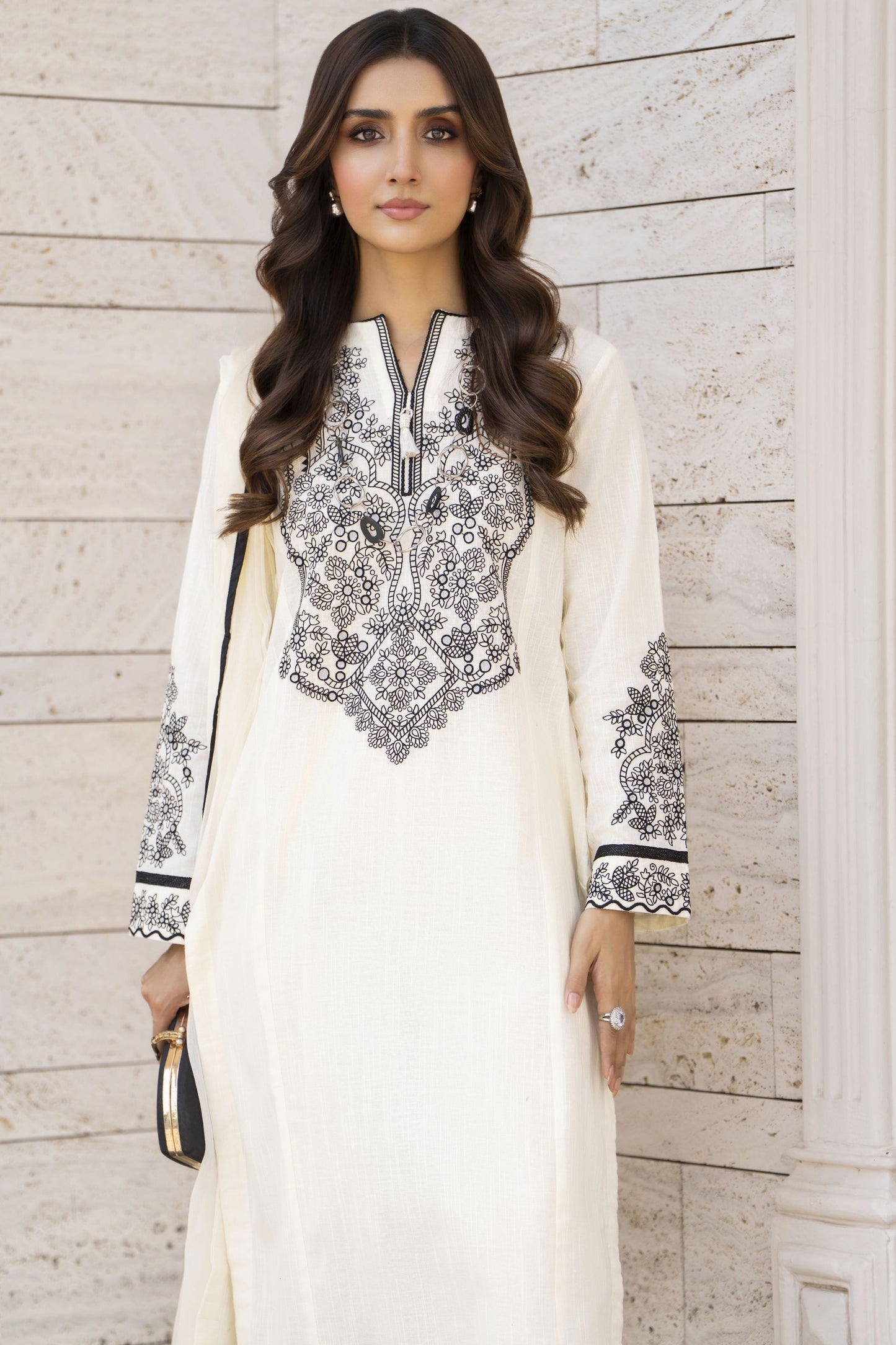 Zaiwa Winterlite 3Pc Khaddar Embroidered Suit ZWL3