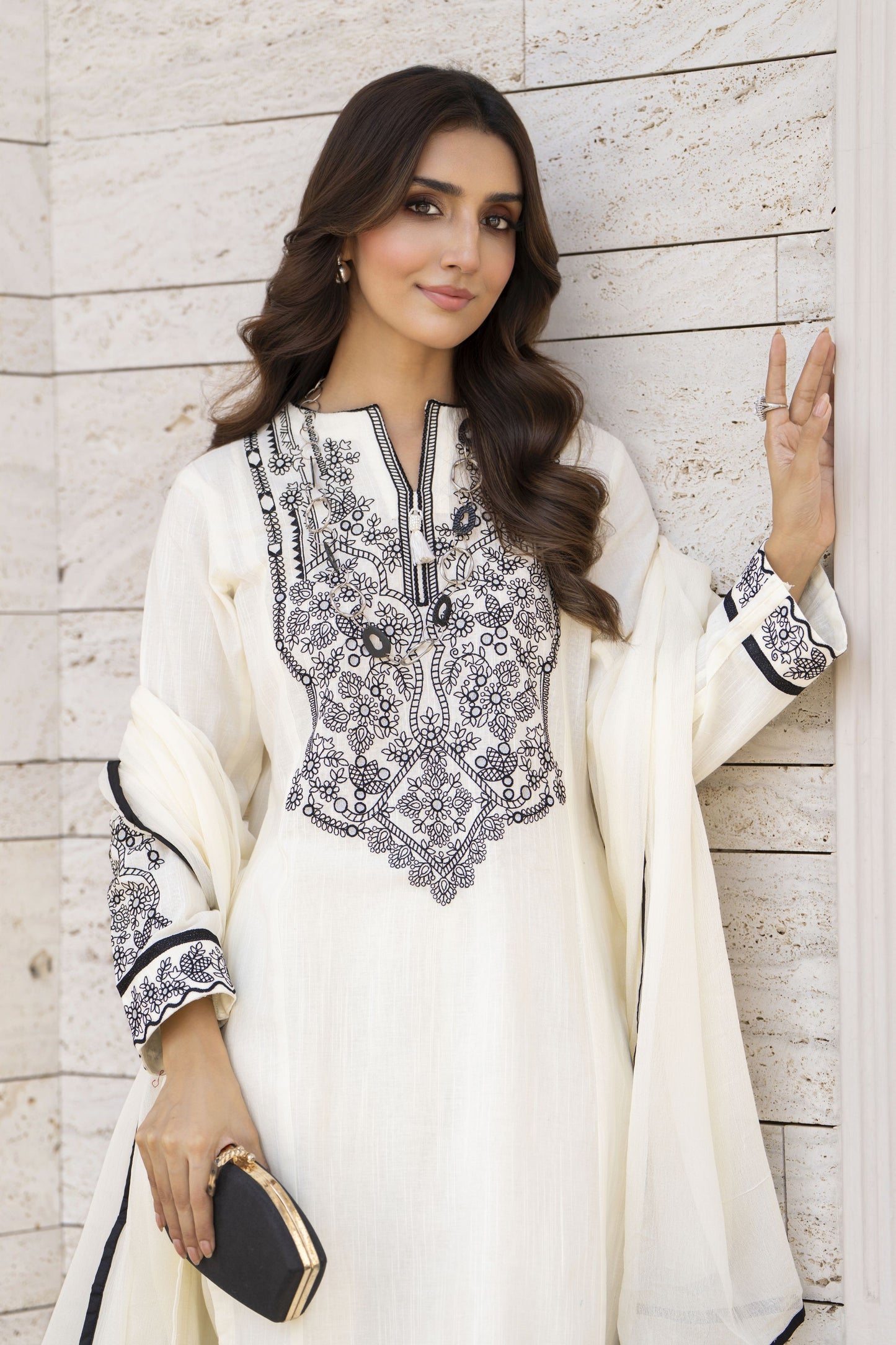 Zaiwa Winterlite 3Pc Khaddar Embroidered Suit ZWL3