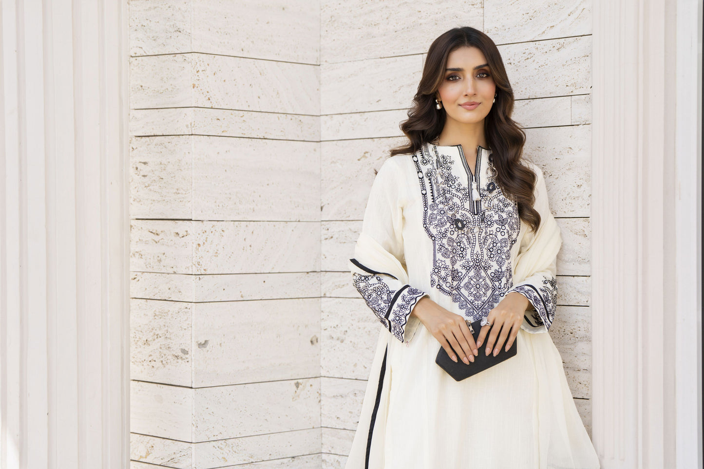 Zaiwa Winterlite 3Pc Khaddar Embroidered Suit ZWL3