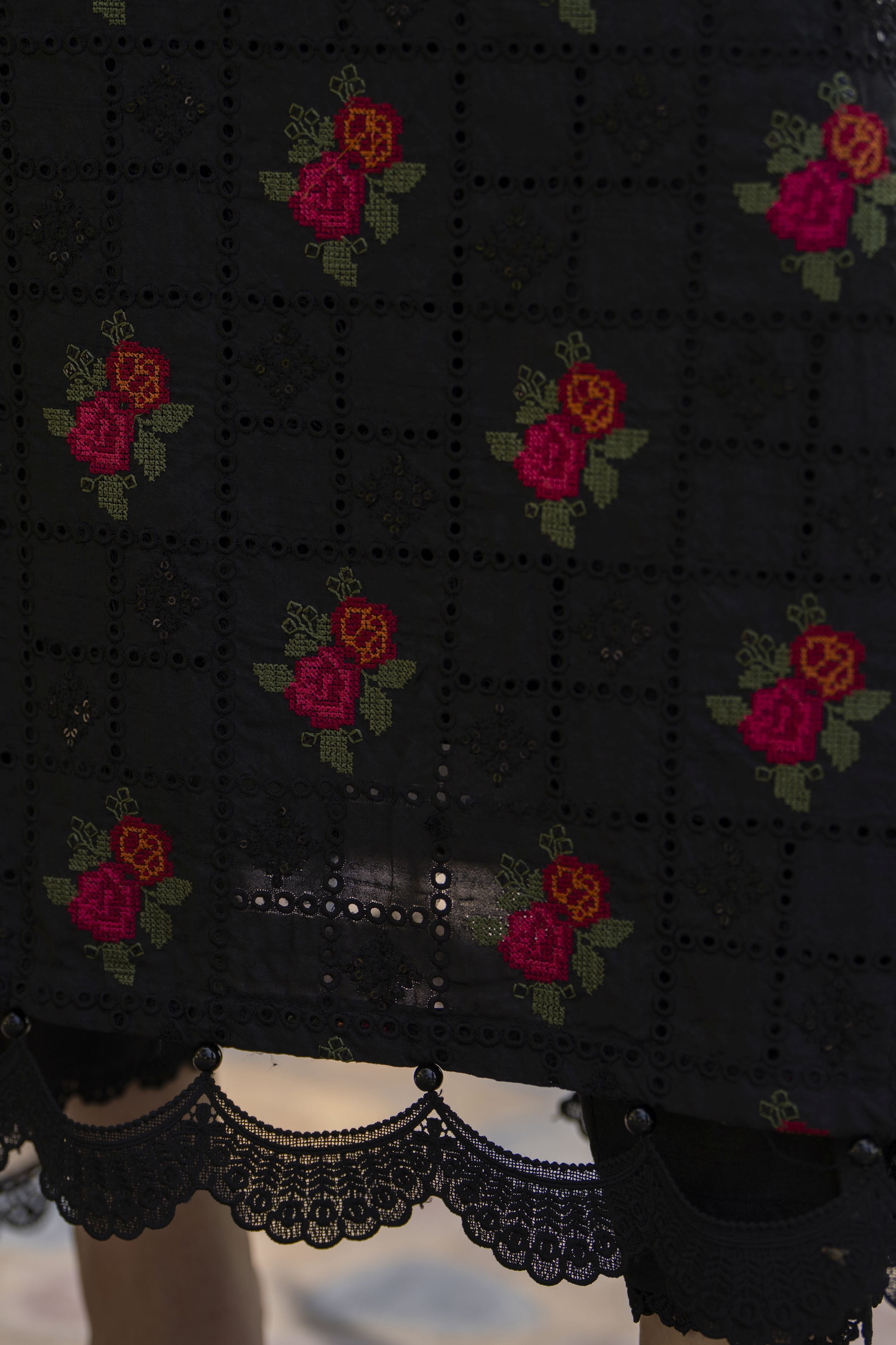 Modern Muse by Arwah – 3pc Printed & Chikankari Embroidered Grip Suit MMB6