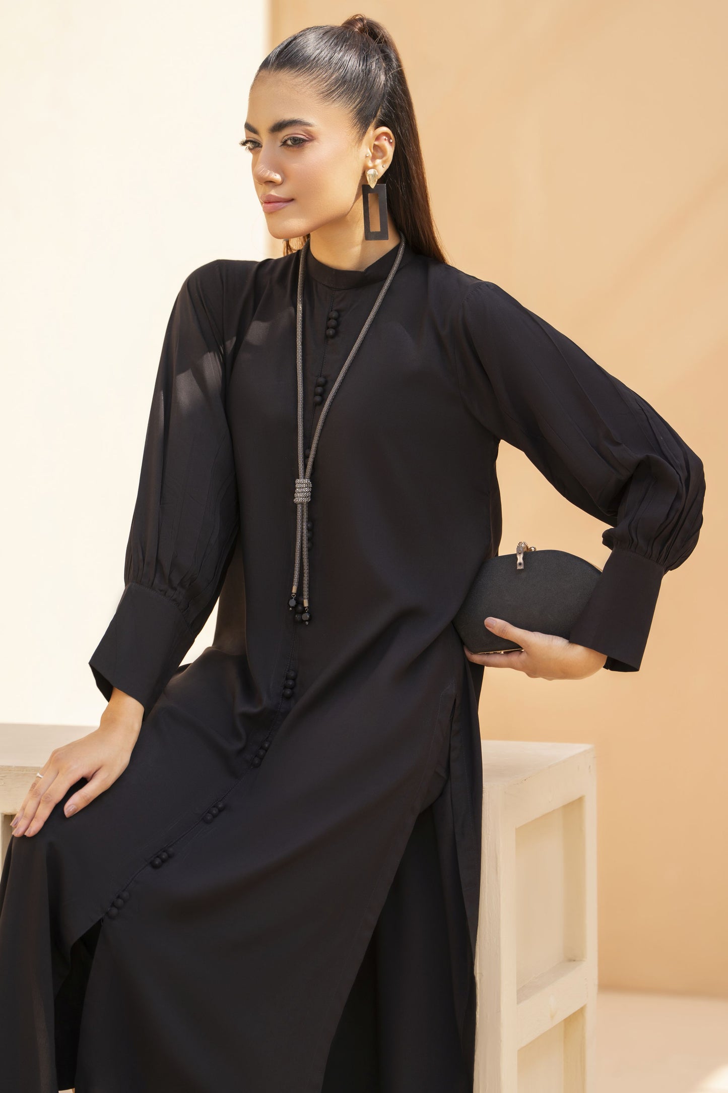 Black Solid Linen 2pc Ready to Wear Dress by Gul Warun LDG4