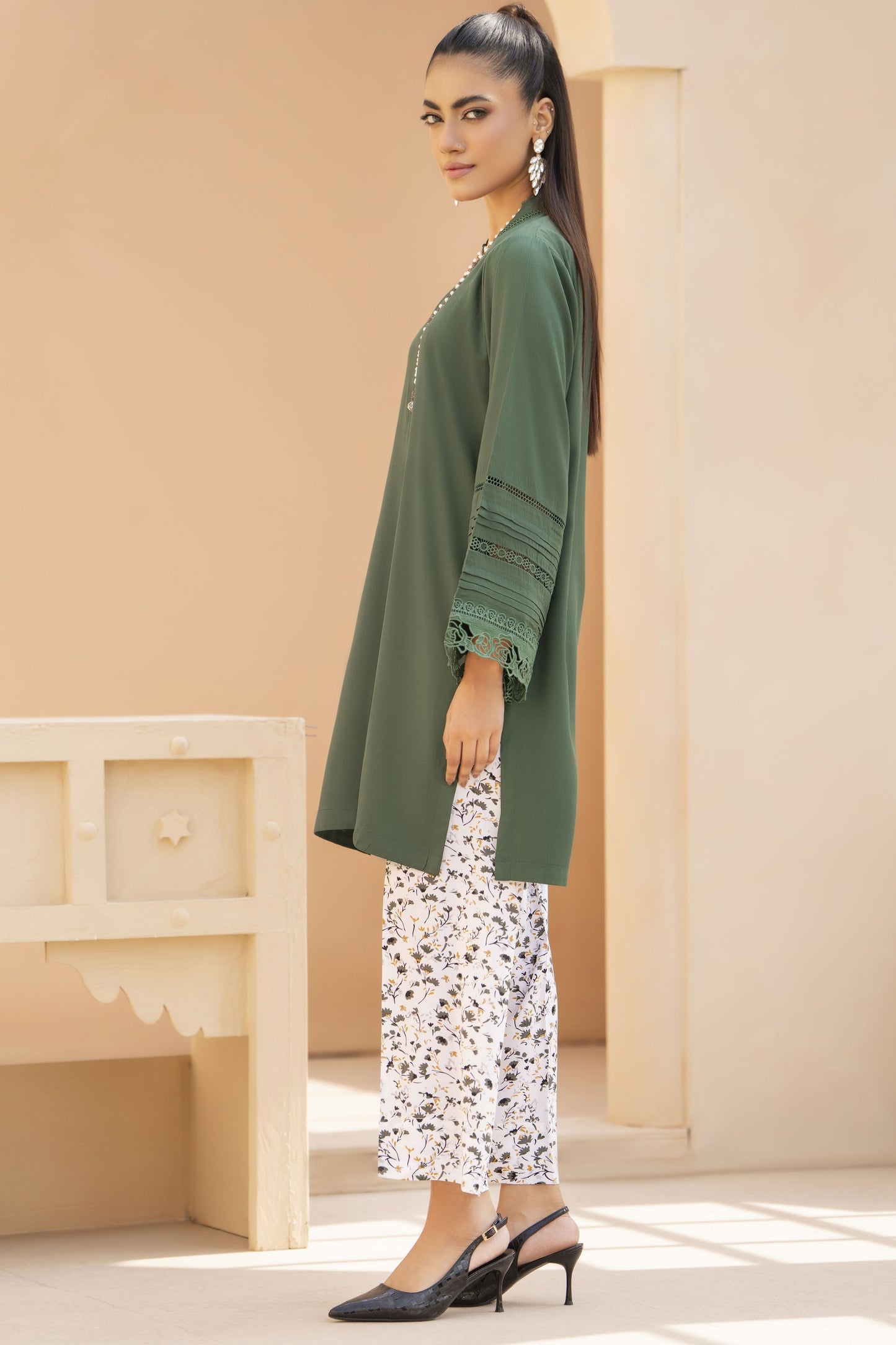 Green Solid and Printed Linen 2pc Ready to Wear Dress by Gul Warun LDG5