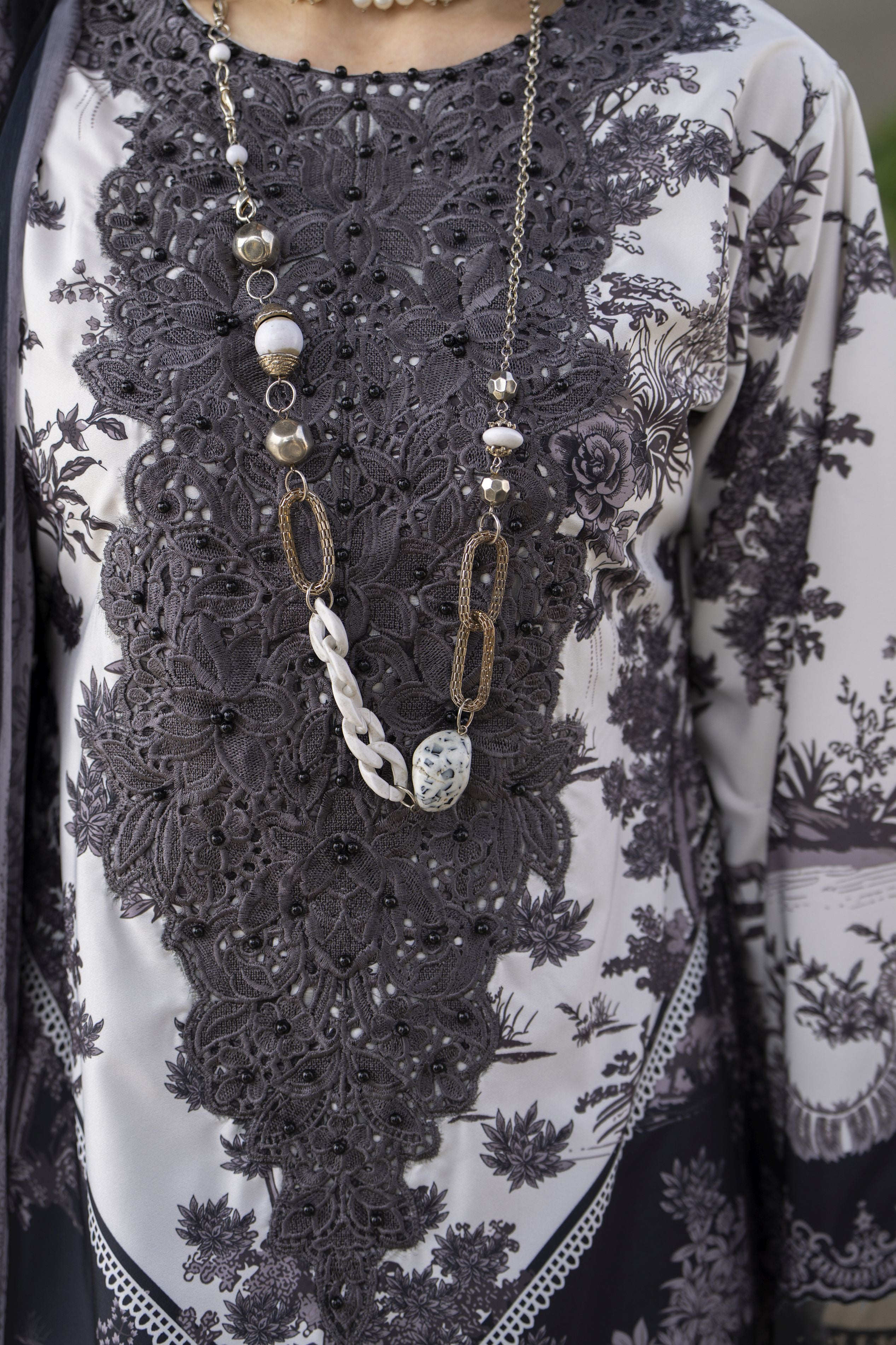 Modern Muse by Arwah – 3pc Printed & Embroidered Grip Suit MMB8