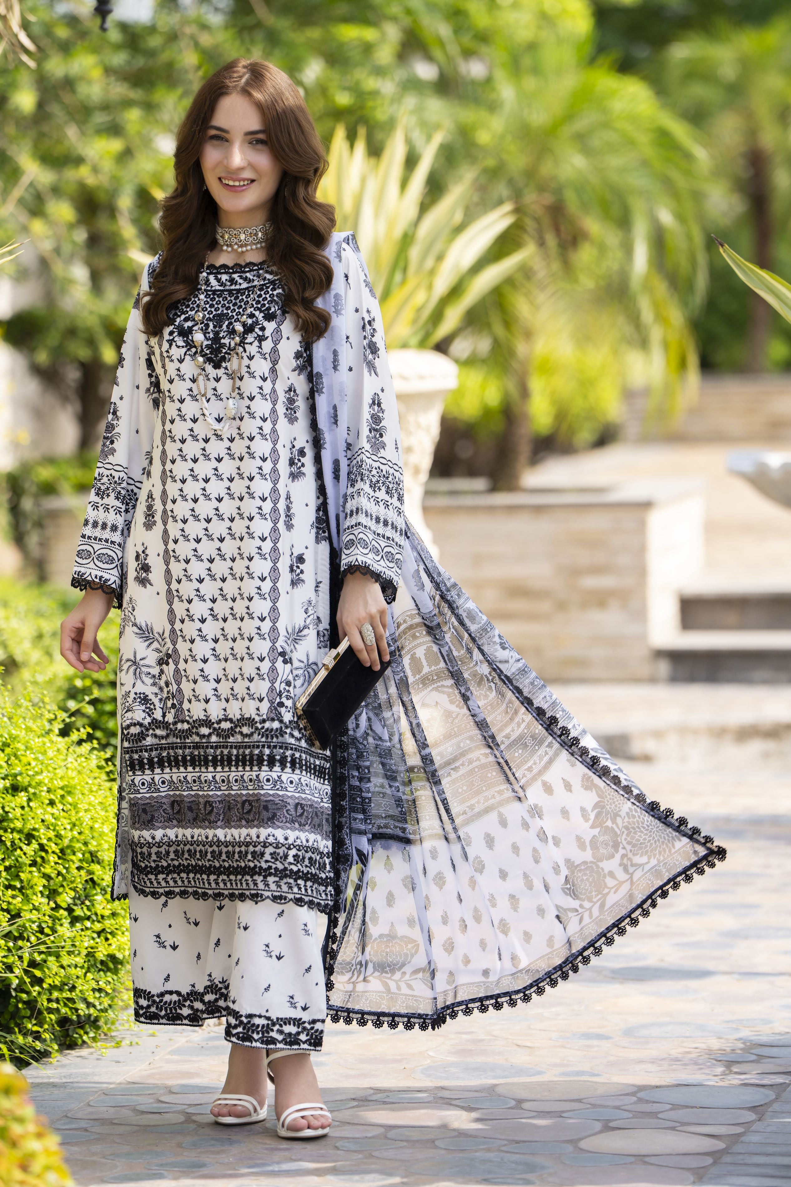 Modern Muse by Arwah – 3pc Printed & Embroidered Grip Suit MMB3