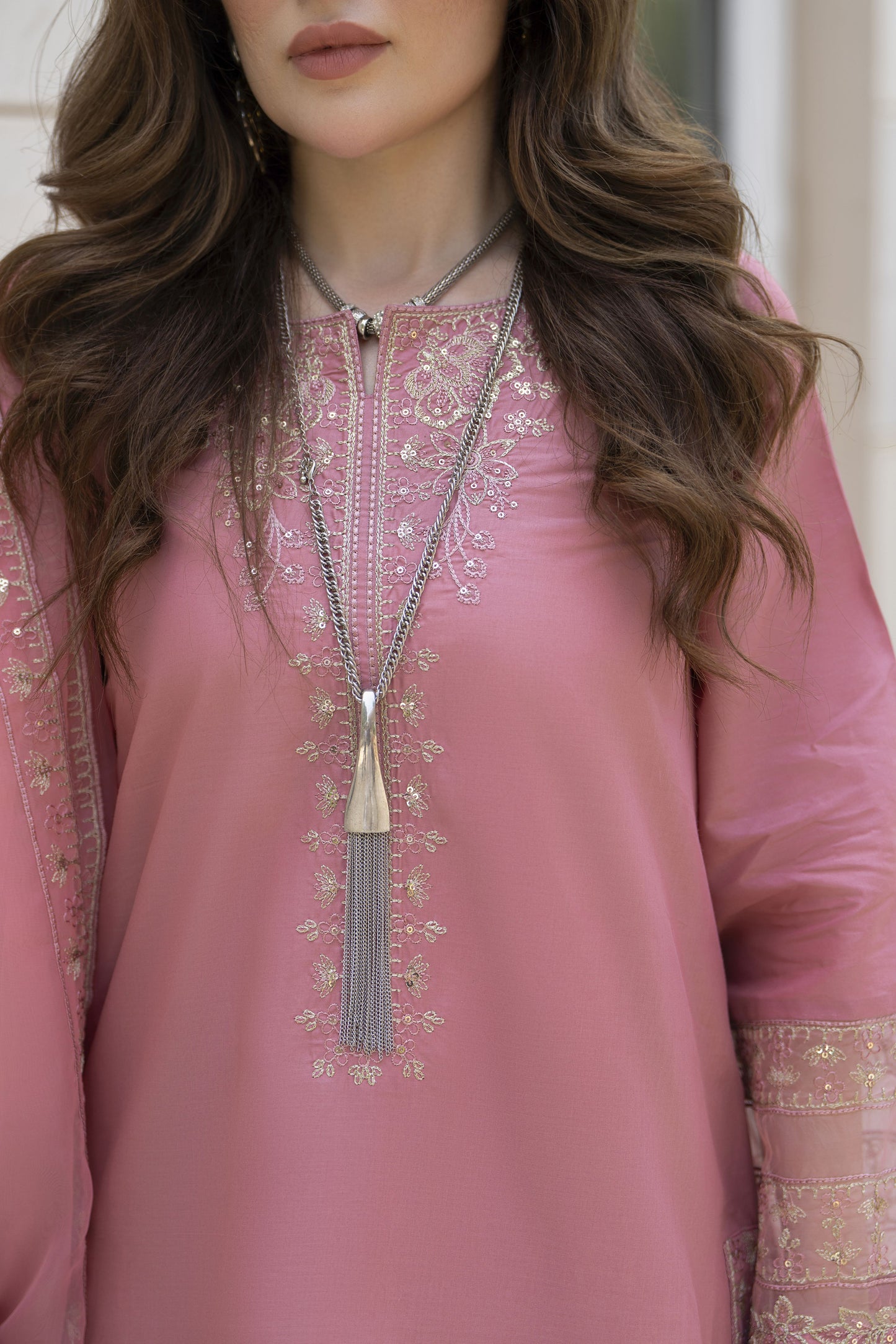 Gul Warun 3pc Thread & Sequin Embroidered Cotton Suit with Organza Dupatta – AMG2