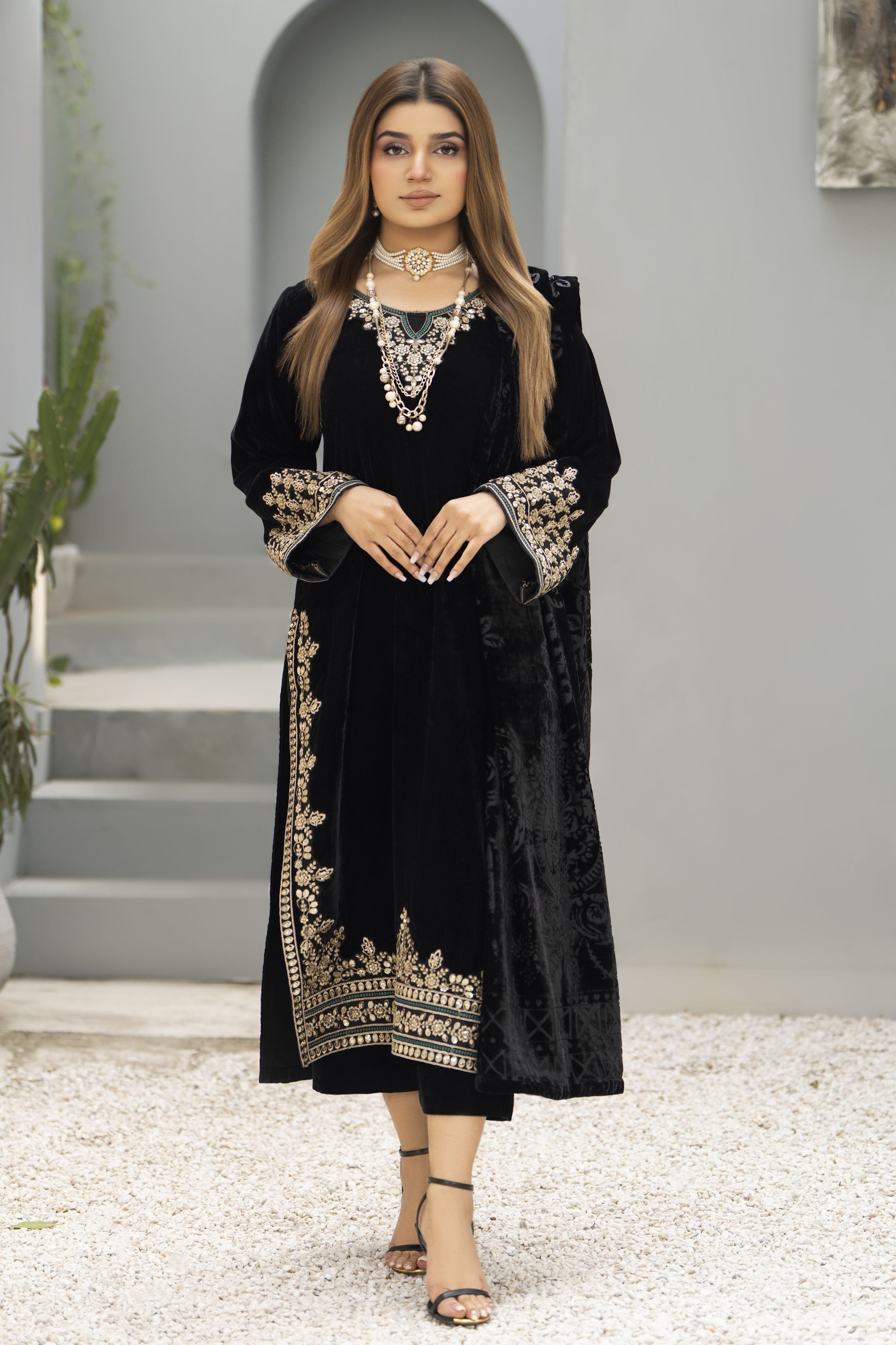 Zaina Plush – Kiva Velvet Ready to Wear 3pc Suit
