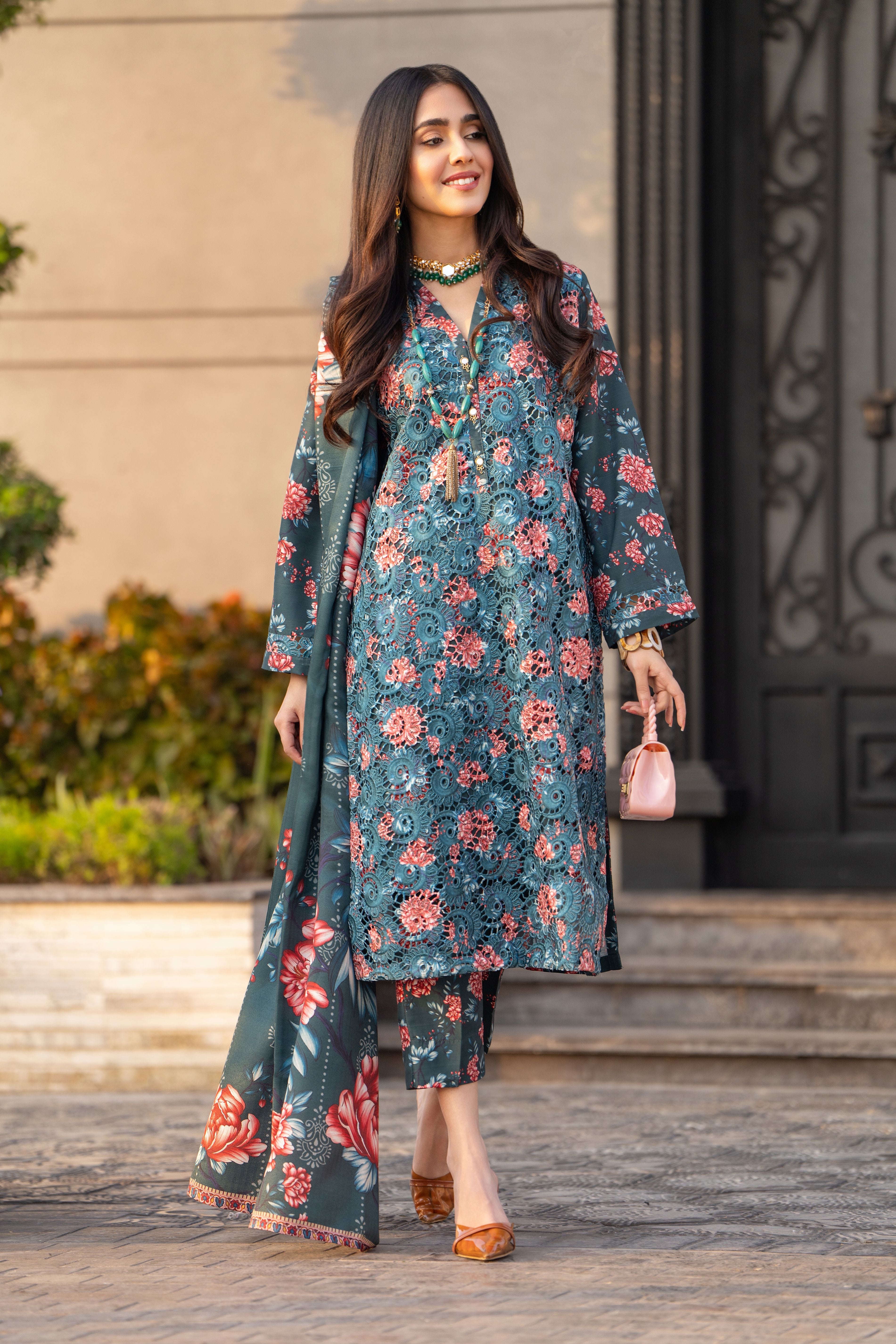 Winter Tales 3pc Khaddar Pashmina Collection by Zaiwa TW5