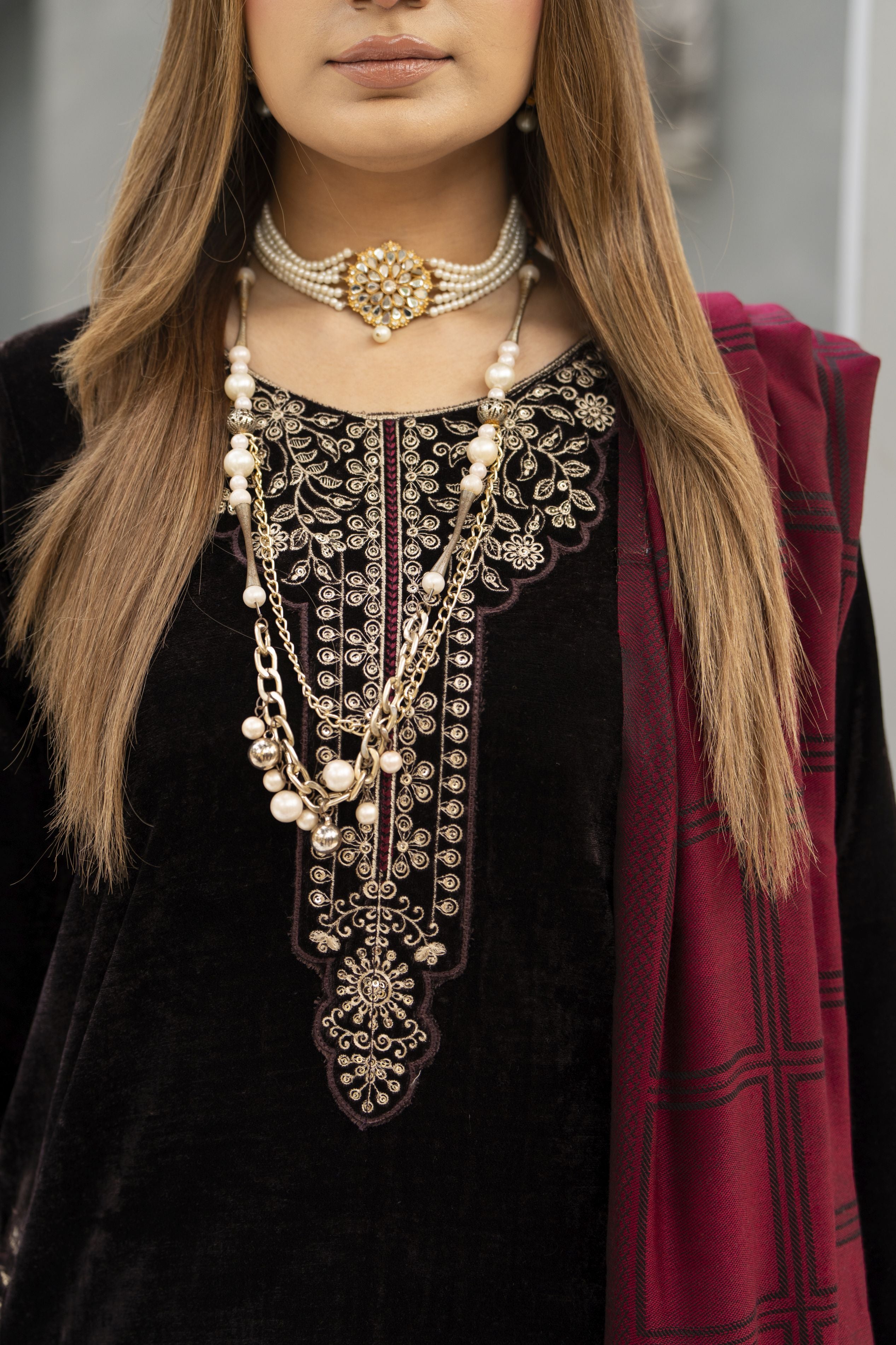 Zaina Plush – Zeen Velvet Ready to Wear 3pc Suit