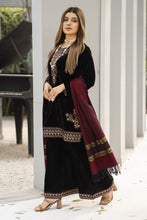 Zaina Plush – Zeen Velvet Ready to Wear 3pc Suit