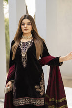 Zaina Plush – Zeen Velvet Ready to Wear 3pc Suit