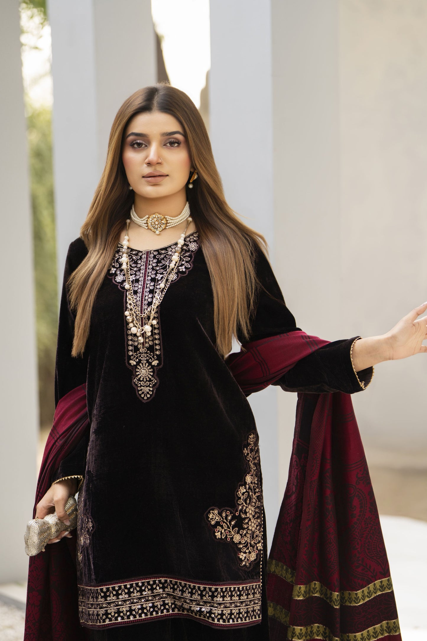 Zaina Plush – Zeen Velvet Ready to Wear 3pc Suit