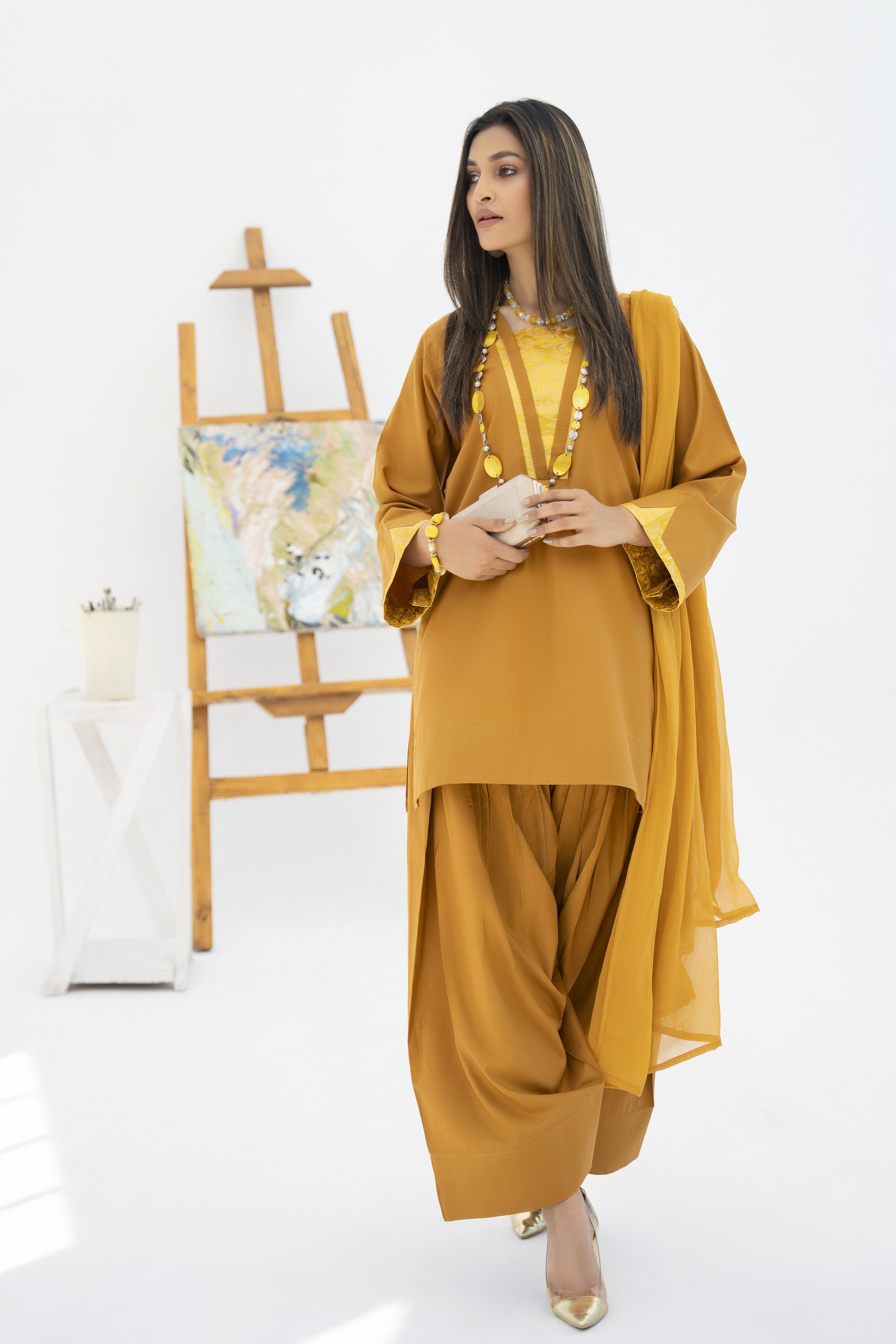 Aabpara’s Timeless Farshi Charm – FTA11