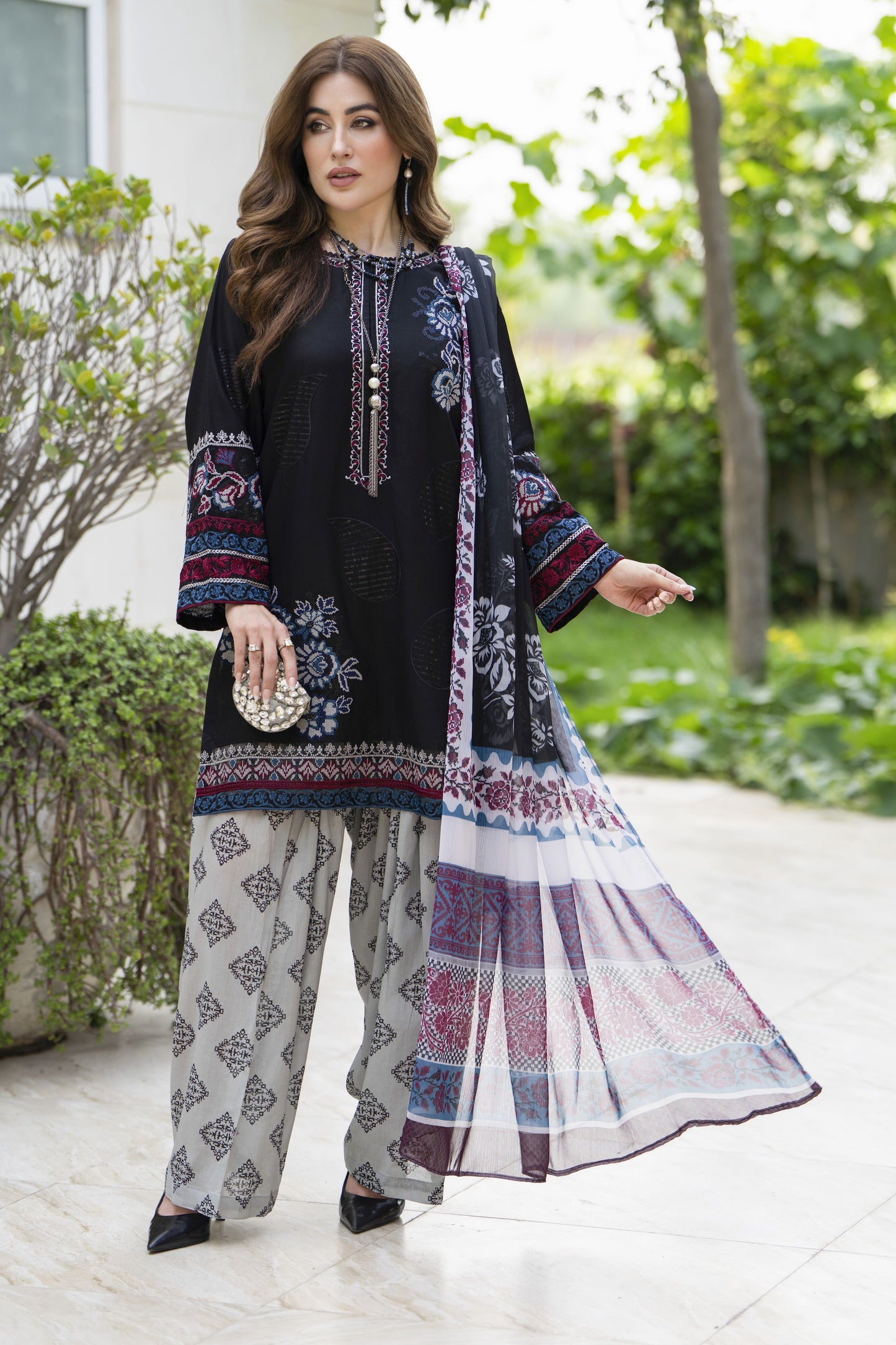 Gul Warun 3pc Cross-Stitch Embroidered Cotton Suit with Farshi Shalwar – AMG3